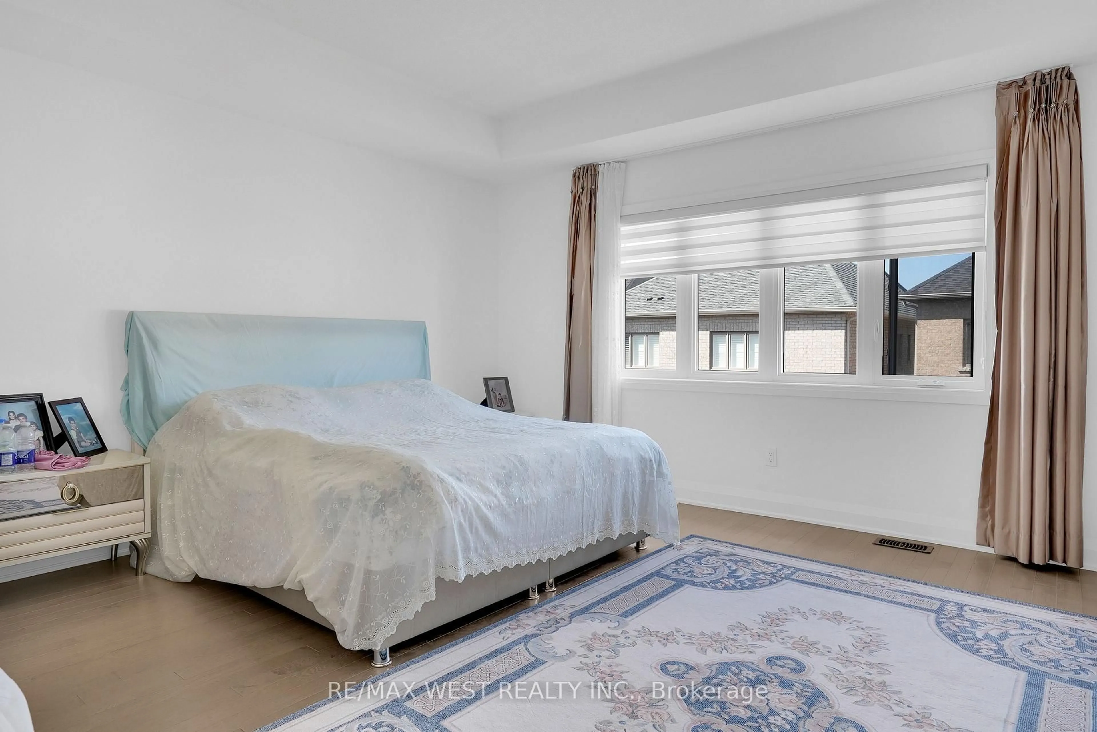 Bedroom with bed, unknown for 206 Dog Wood Blvd, East Gwillimbury Ontario L9N 0X1