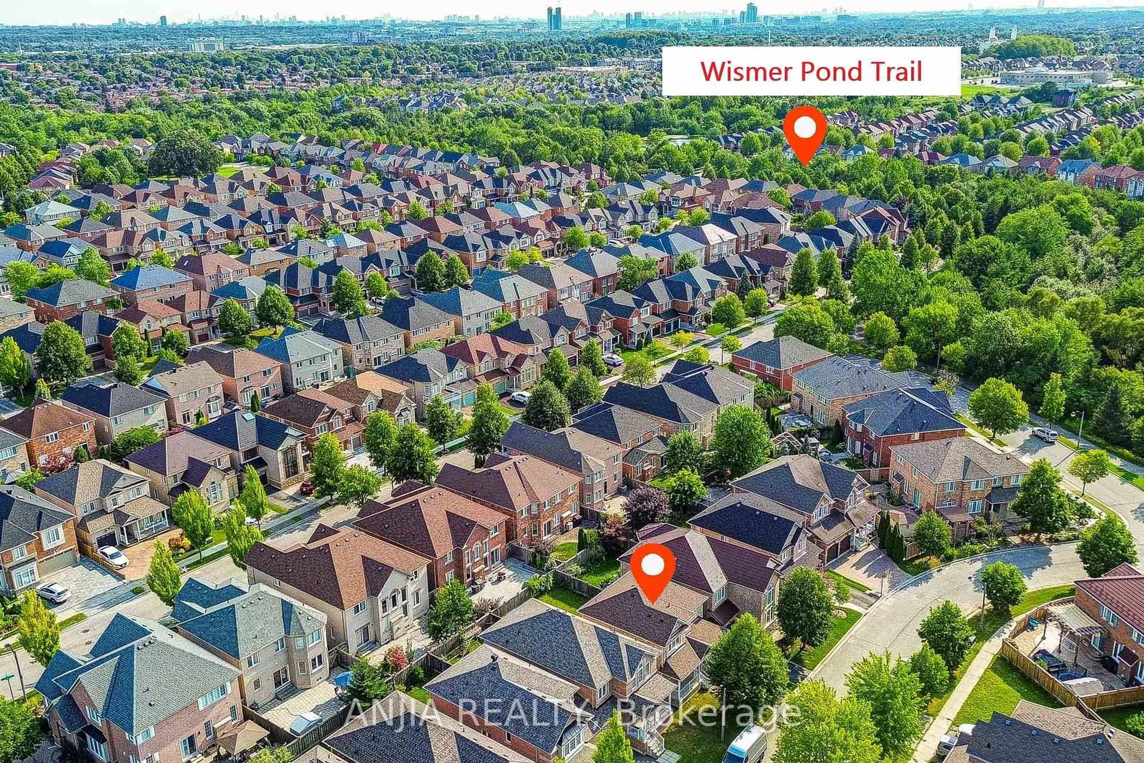 A pic from outside/outdoor area/front of a property/back of a property/a pic from drone, street for 9 Mimosa St, Markham Ontario L6E 1E1
