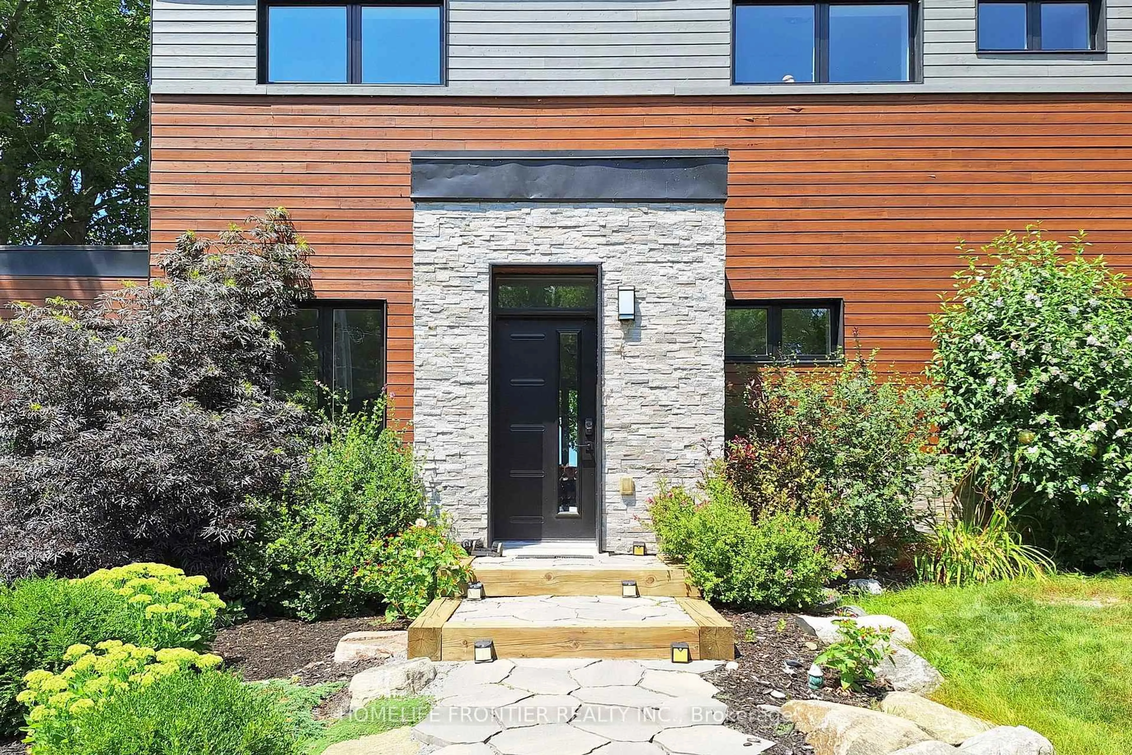 Home with brick exterior material, street for 44 Irving Dr, Georgina Ontario L0E 1N0
