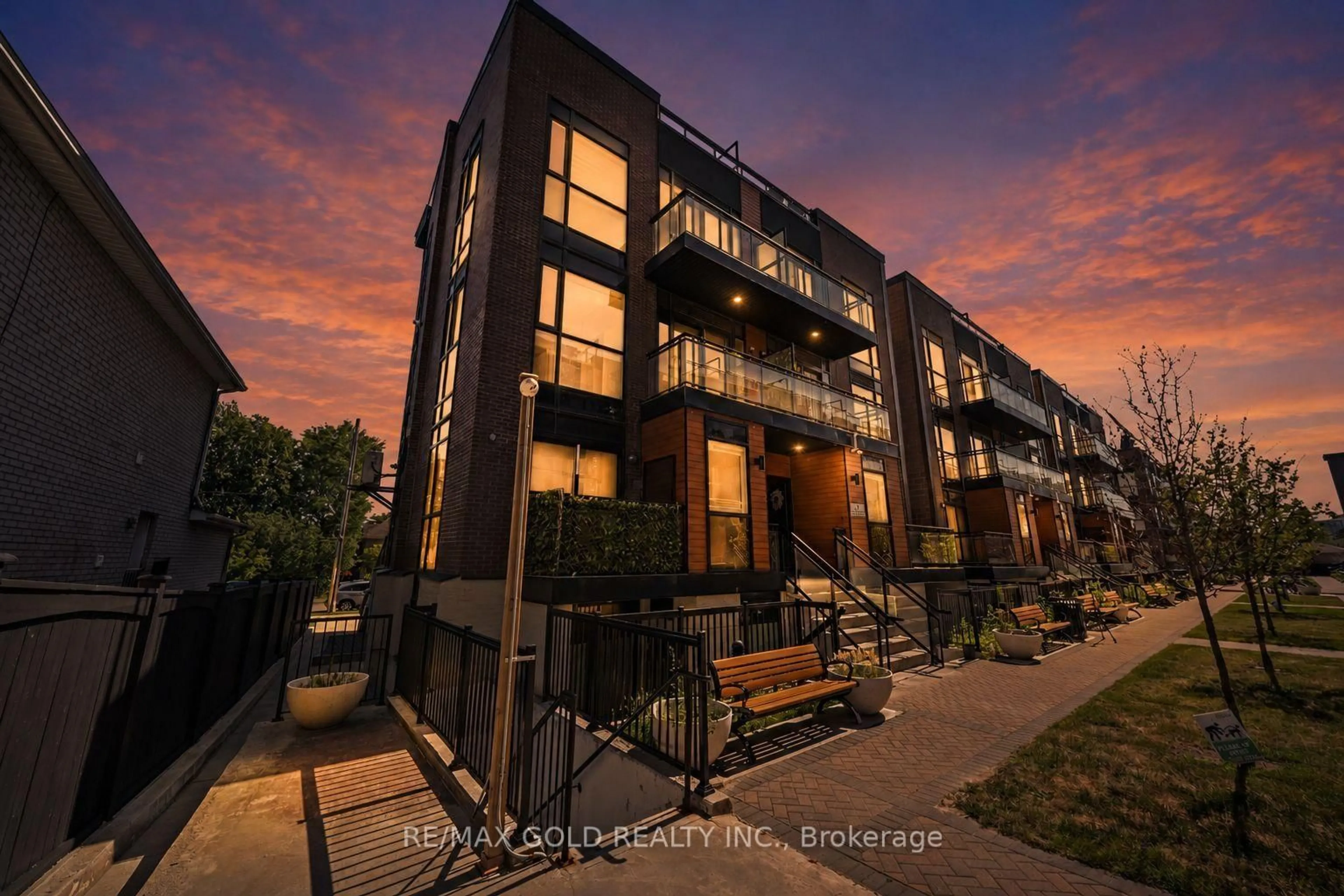 Unknown for 18 Coles Ave #602, Vaughan Ontario L4L 1L9