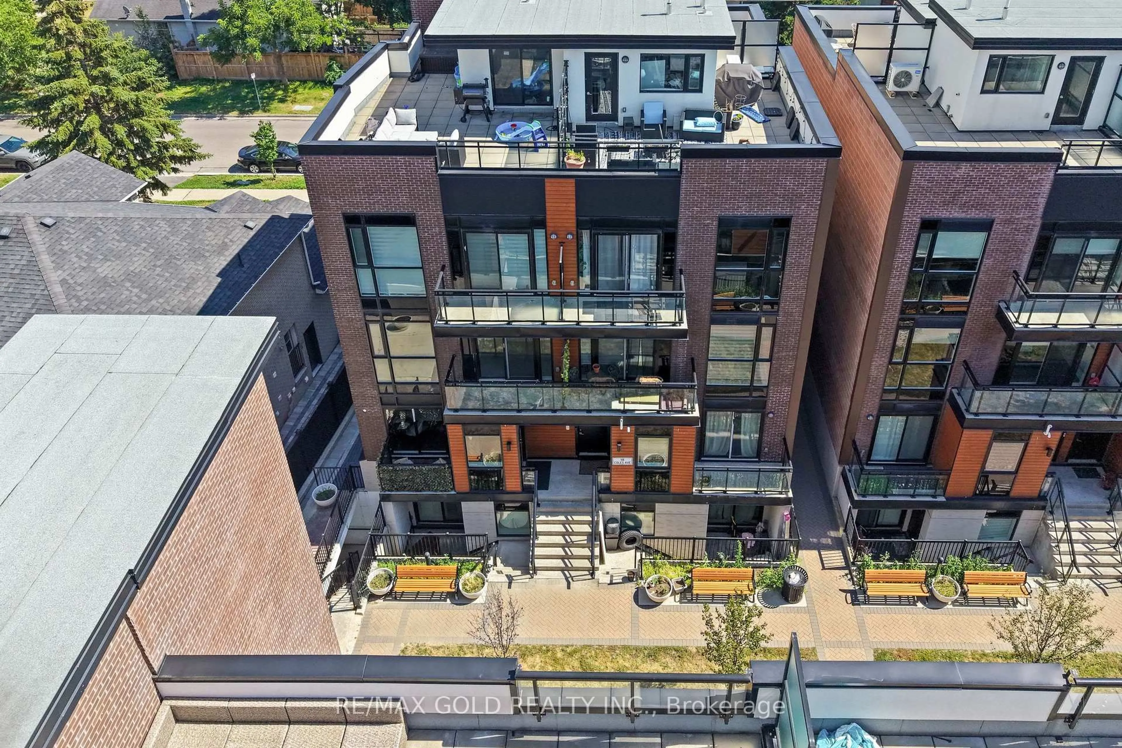 A pic from outside/outdoor area/front of a property/back of a property/a pic from drone, city buildings view from balcony for 18 Coles Ave #602, Vaughan Ontario L4L 1L9
