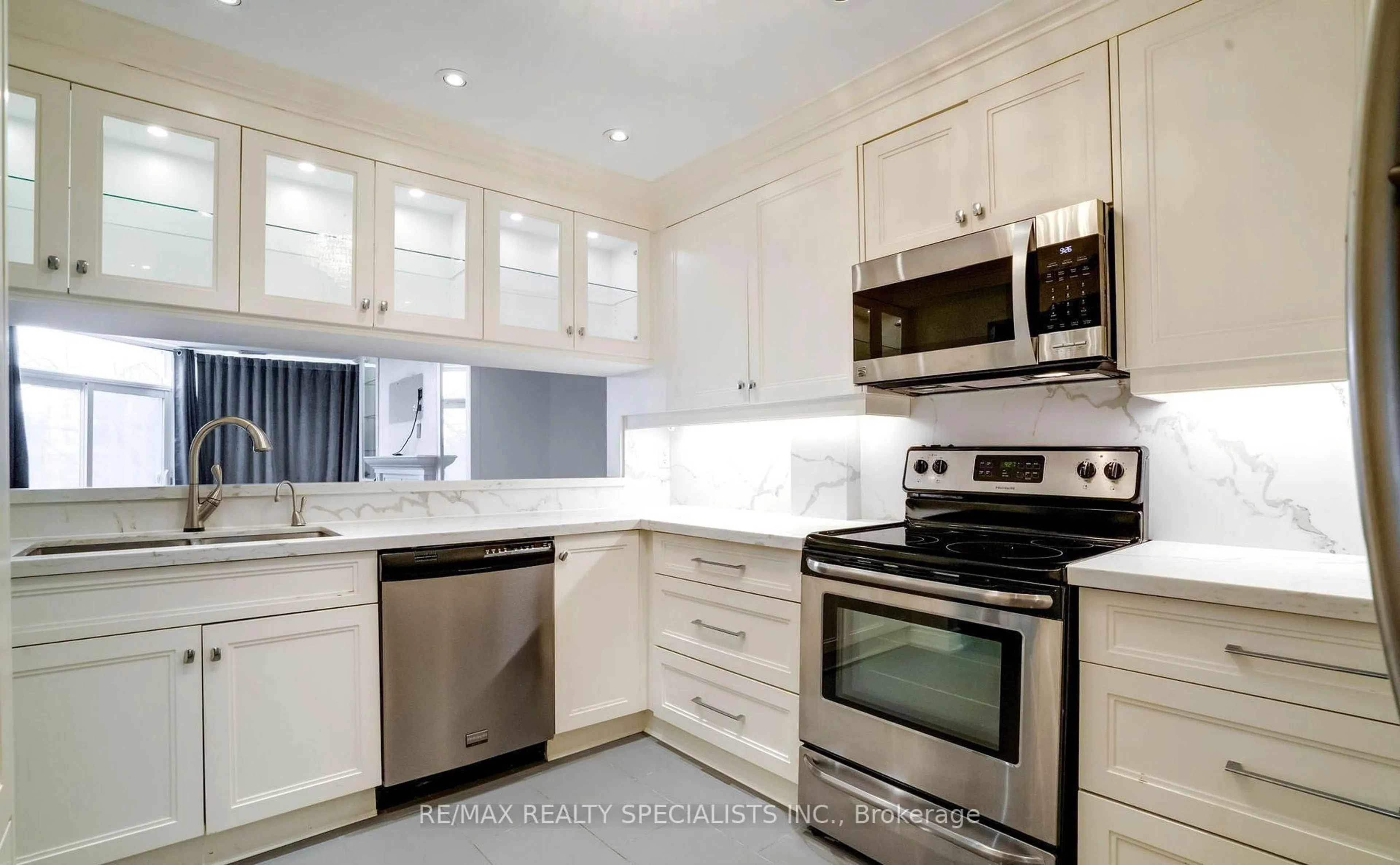 Unknown for 100 Arbors Lane #TH5, Vaughan Ontario L4L 7G4