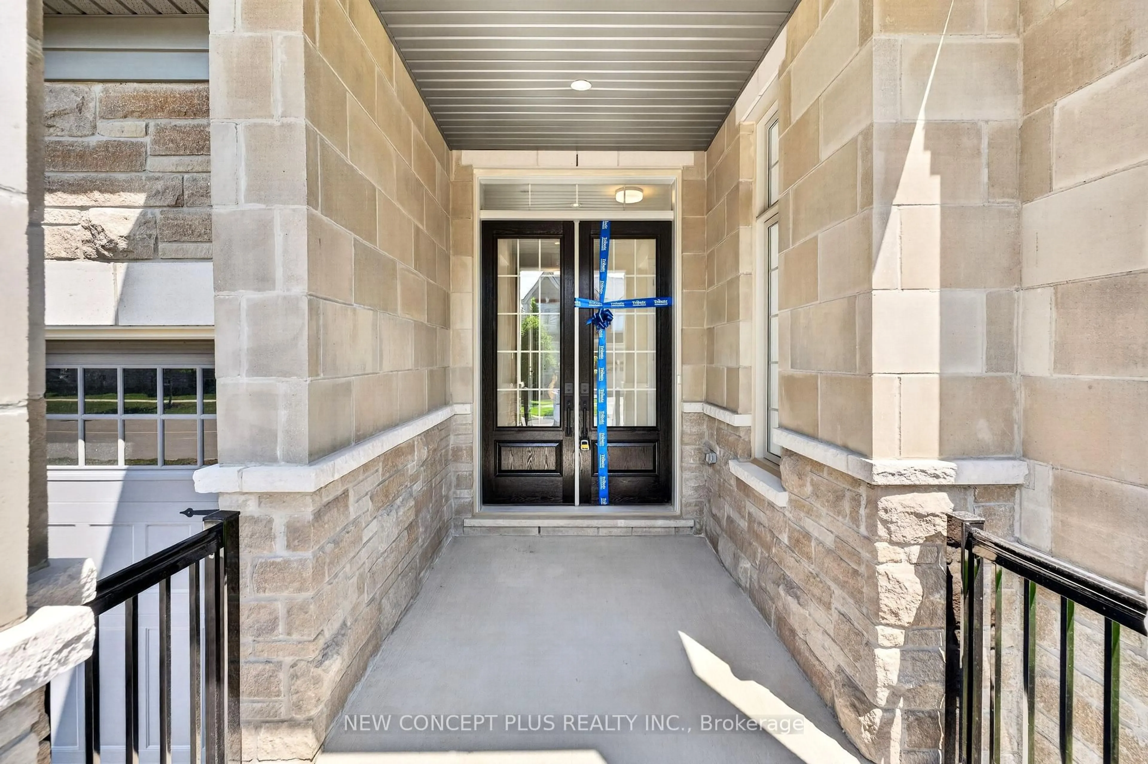 Indoor entryway for 60 Oliver Emmerson Ave, King Ontario L7B 0N9