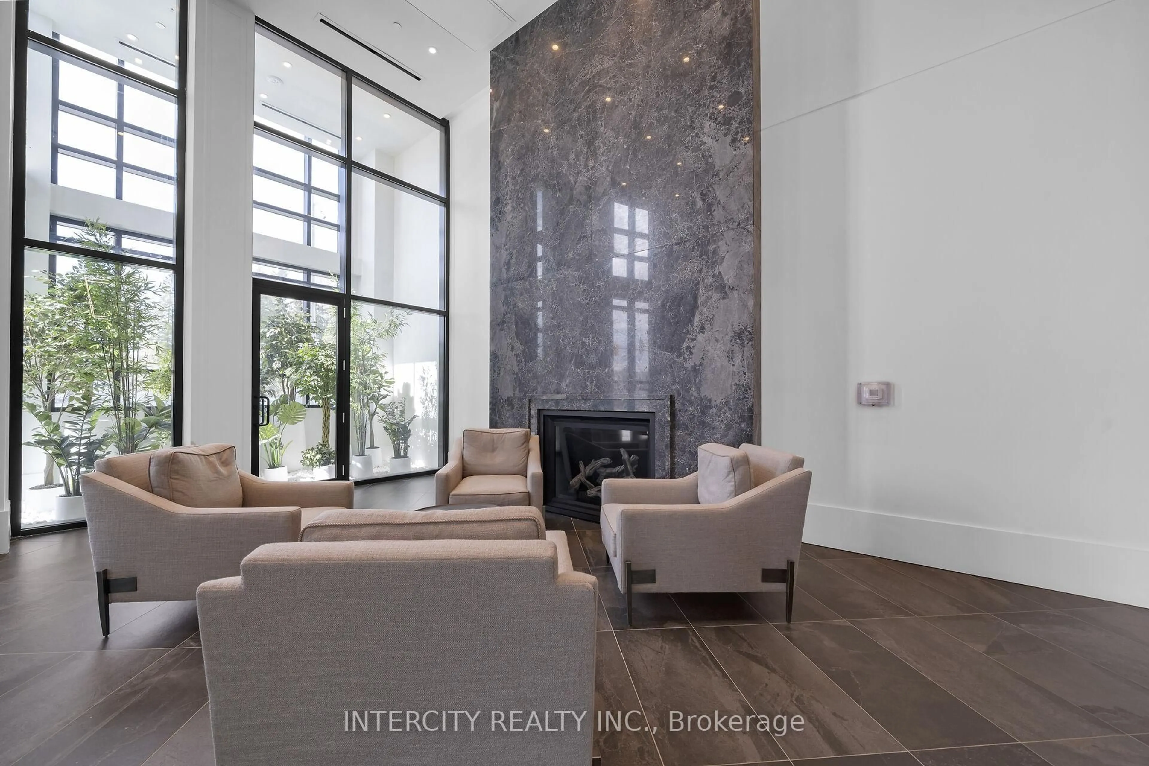 Indoor entryway for 2075 King Rd #110, King Ontario L7B 0R6