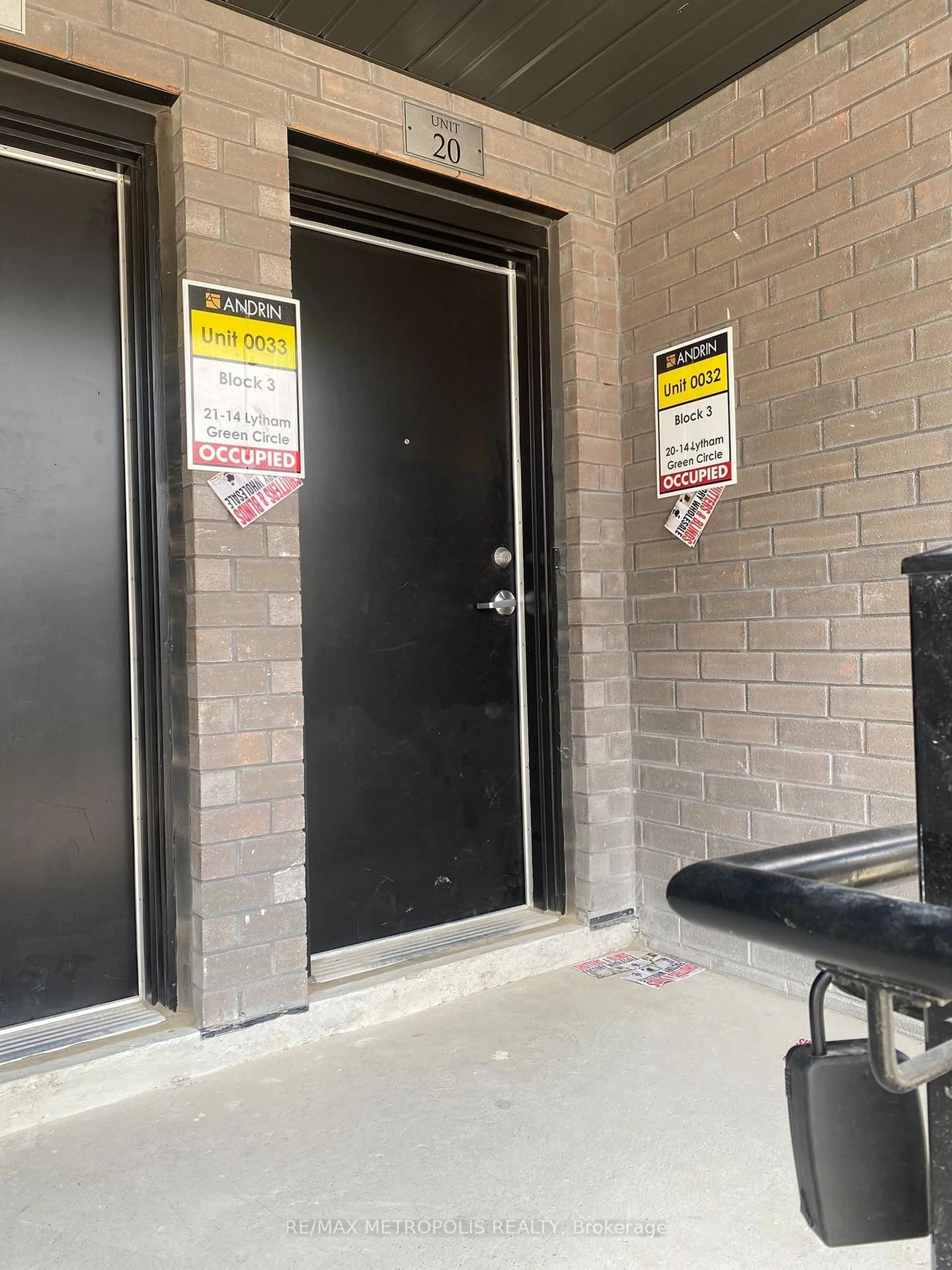 Unknown for 14 Lytham Green Circ #20, Newmarket Ontario L3Y 0H3