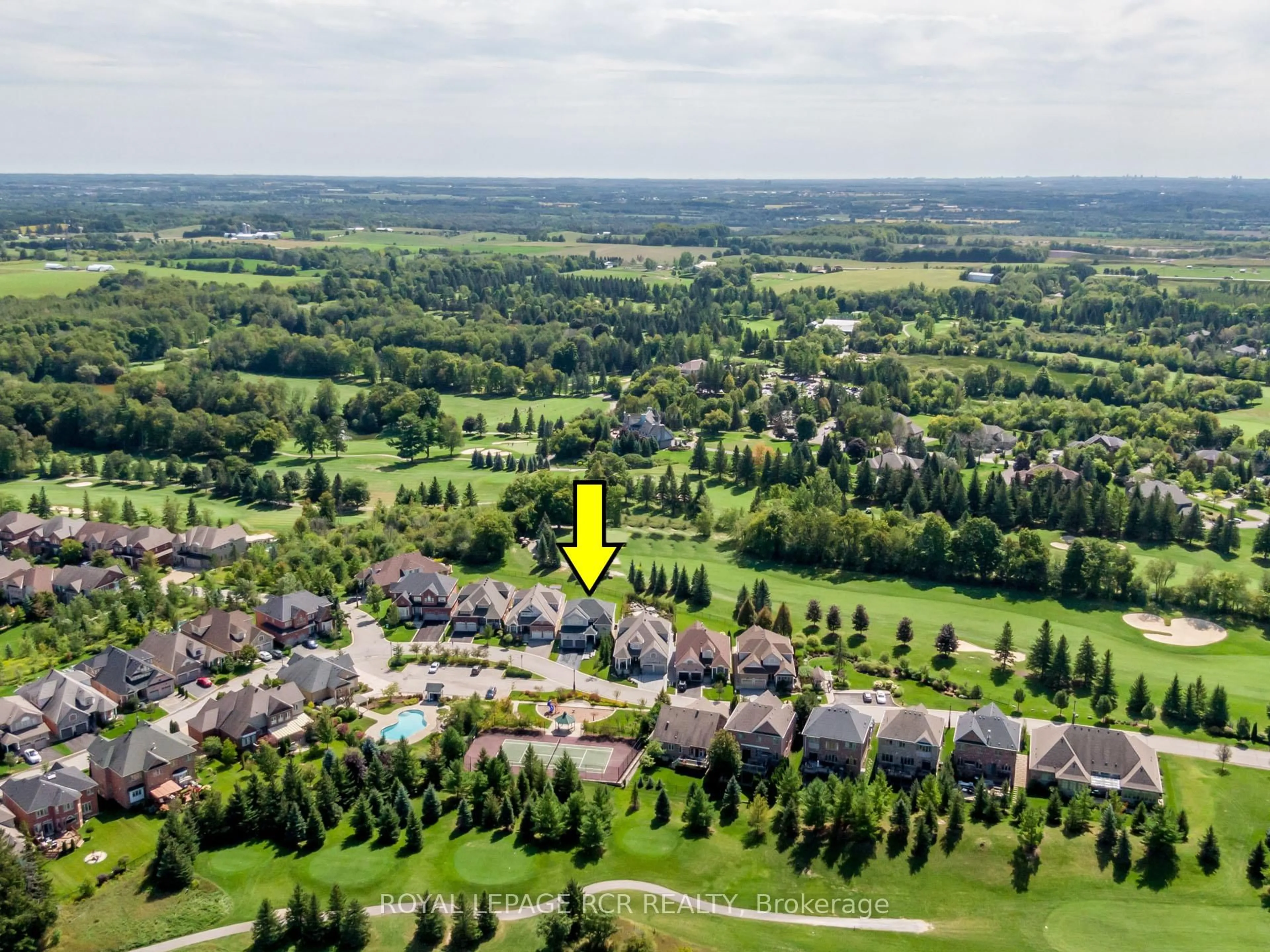 A pic from outside/outdoor area/front of a property/back of a property/a pic from drone, forest/trees view for 14 Emerald Heights Dr, Whitchurch-Stouffville Ontario L4A 0C8
