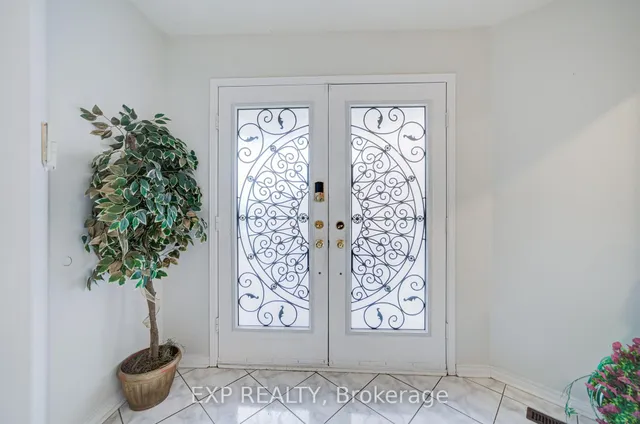 211 Sophia Rd, Markham 2