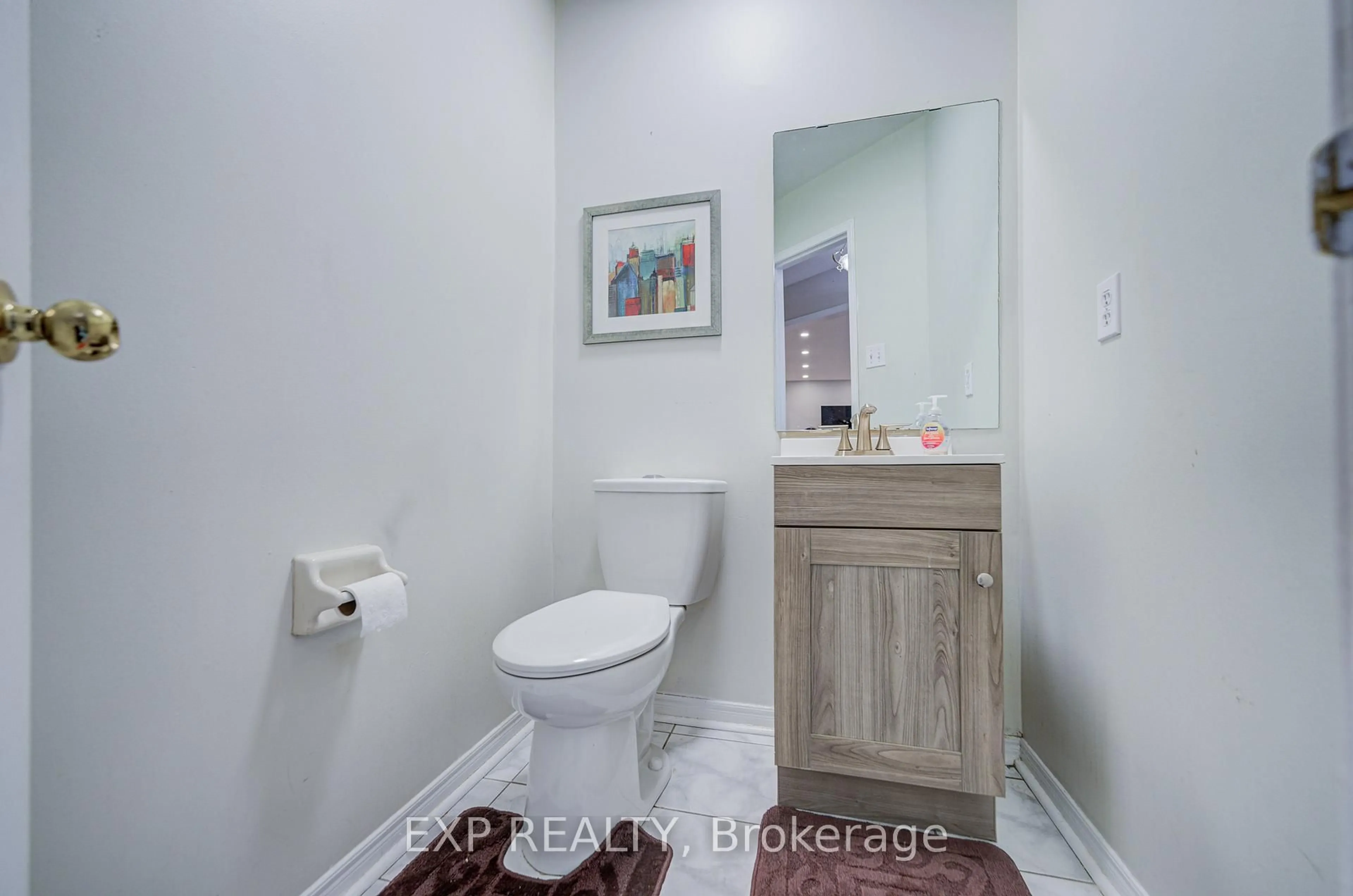 Standard bathroom, ceramic/tile floor for 211 Sophia Rd, Markham Ontario L3S 4C5