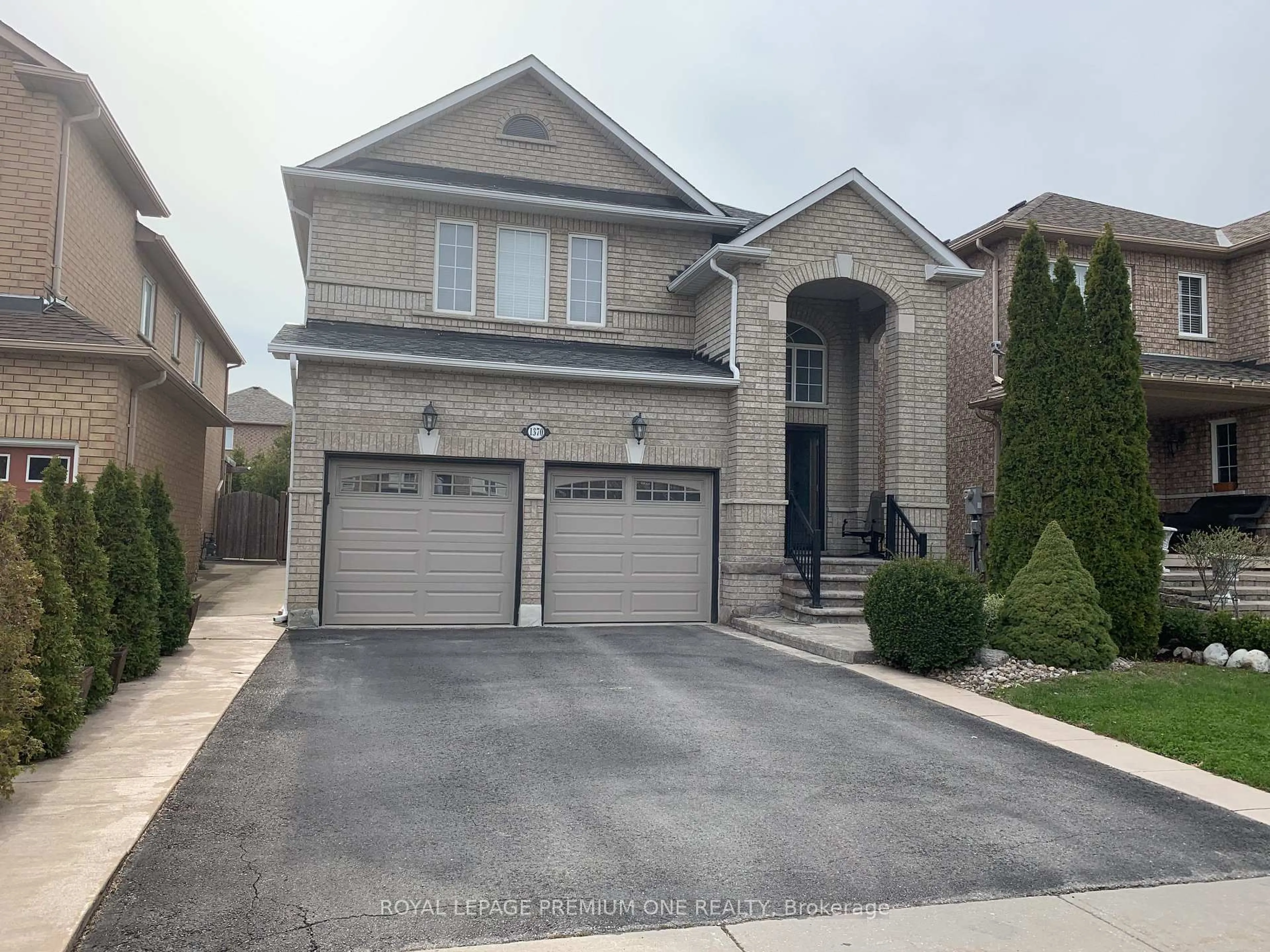 Home with brick exterior material, street for 1370 Clarence St, Vaughan Ontario L4H 1M7