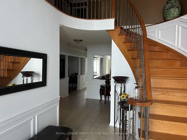 1370 Clarence St, Vaughan 3