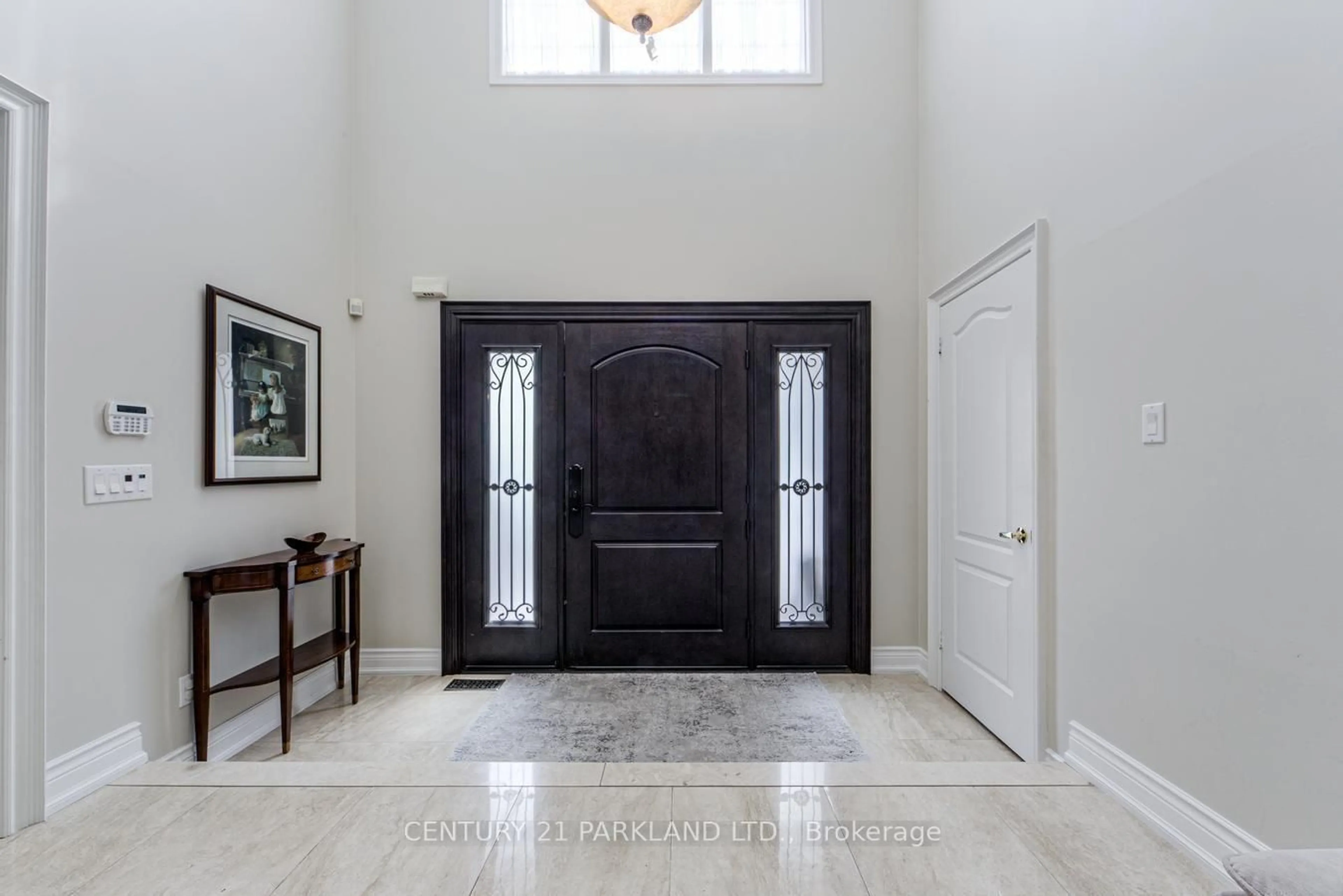 Indoor foyer for 506 Vaughan Mills Rd, Vaughan Ontario L4H 1G9