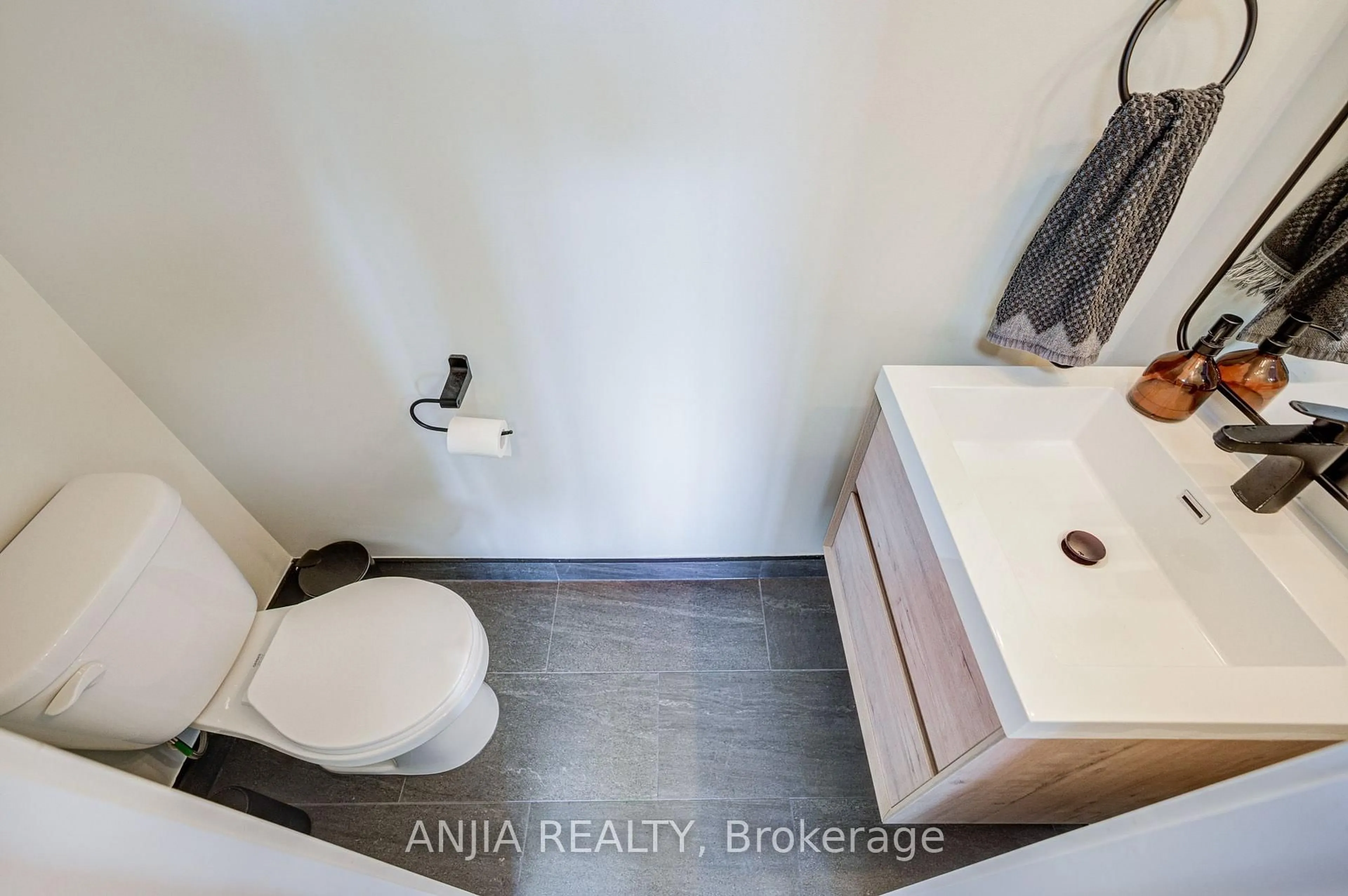 A pic of a room for 10 Westmeath Lane #2210, Markham Ontario L6B 1N5