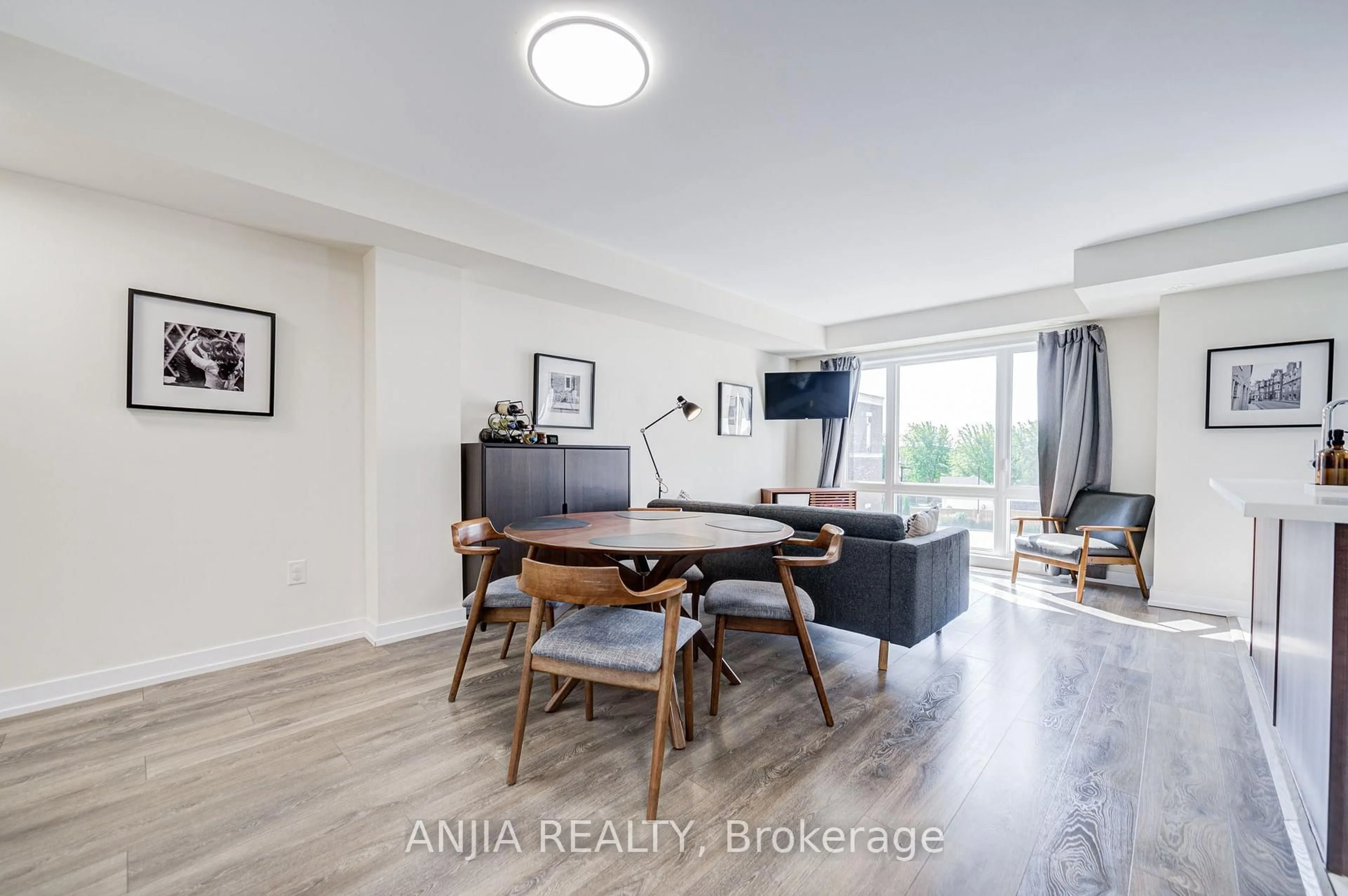 A pic of a room for 10 Westmeath Lane #2210, Markham Ontario L6B 1N5