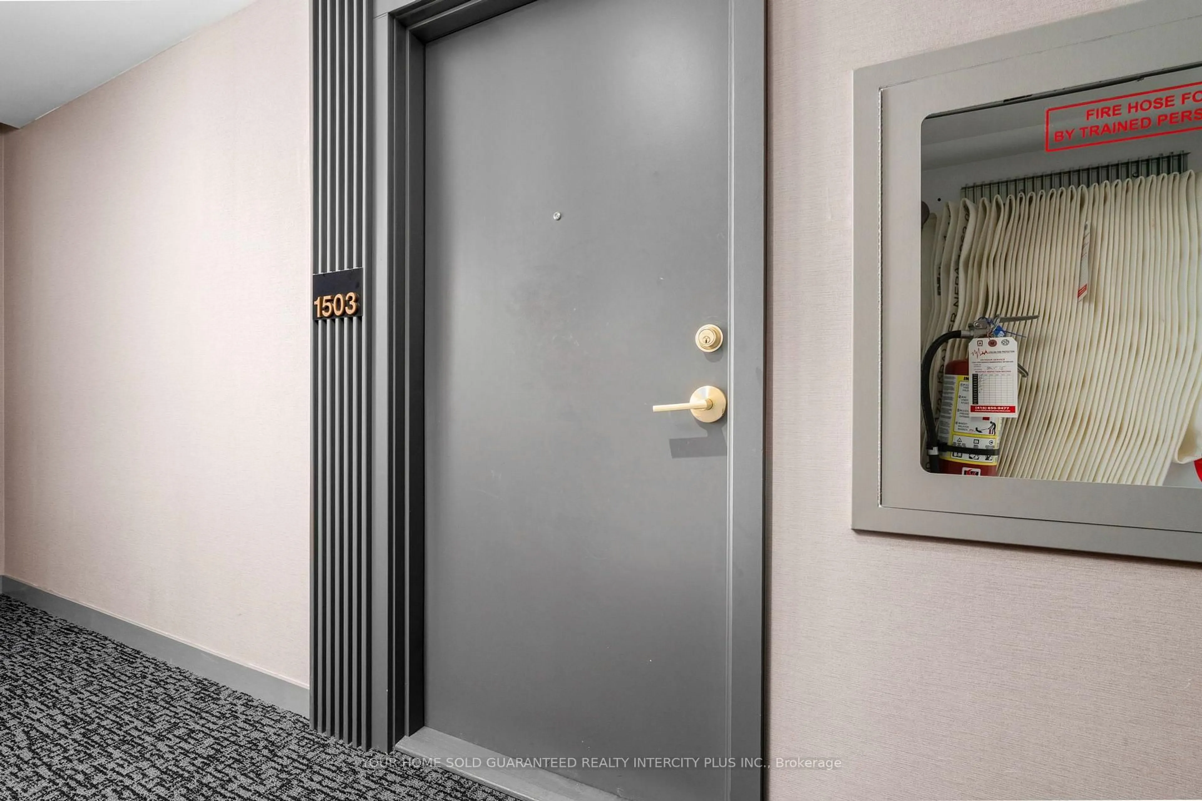 Indoor foyer for 5 Buttermill Ave #1503, Vaughan Ontario L4K 0J5