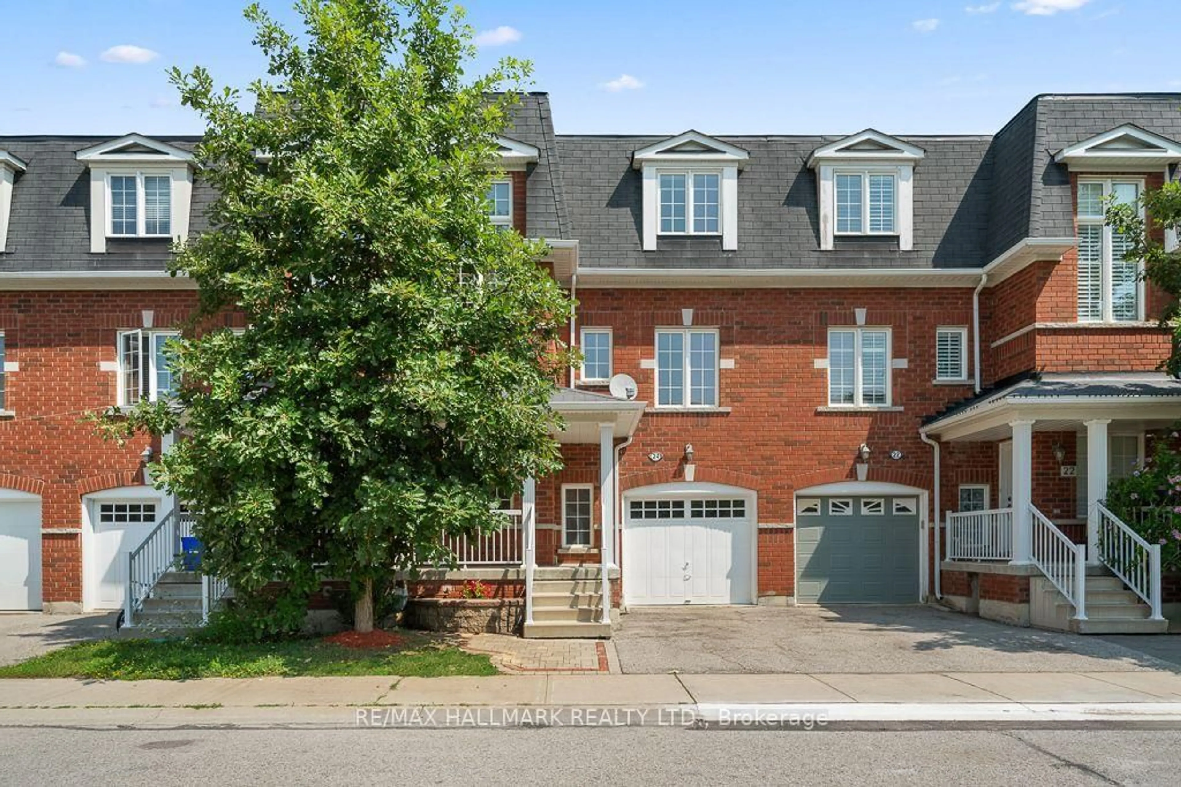 Home with brick exterior material, street for 15 Old Colony Rd #24, Richmond Hill Ontario L4E 4L5