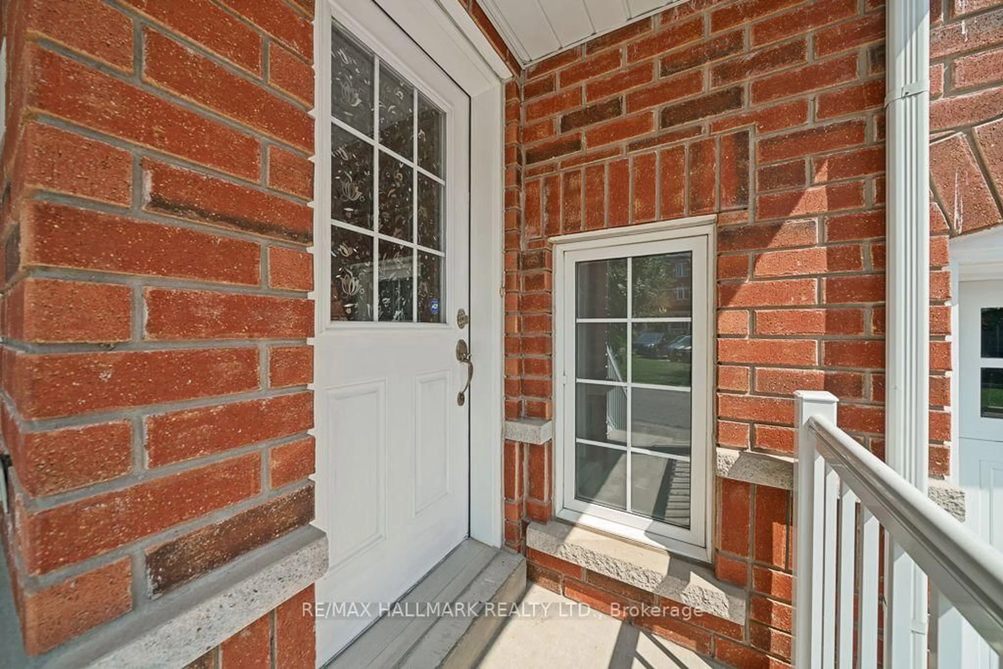 Indoor entryway for 15 Old Colony Rd #24, Richmond Hill Ontario L4E 4L5