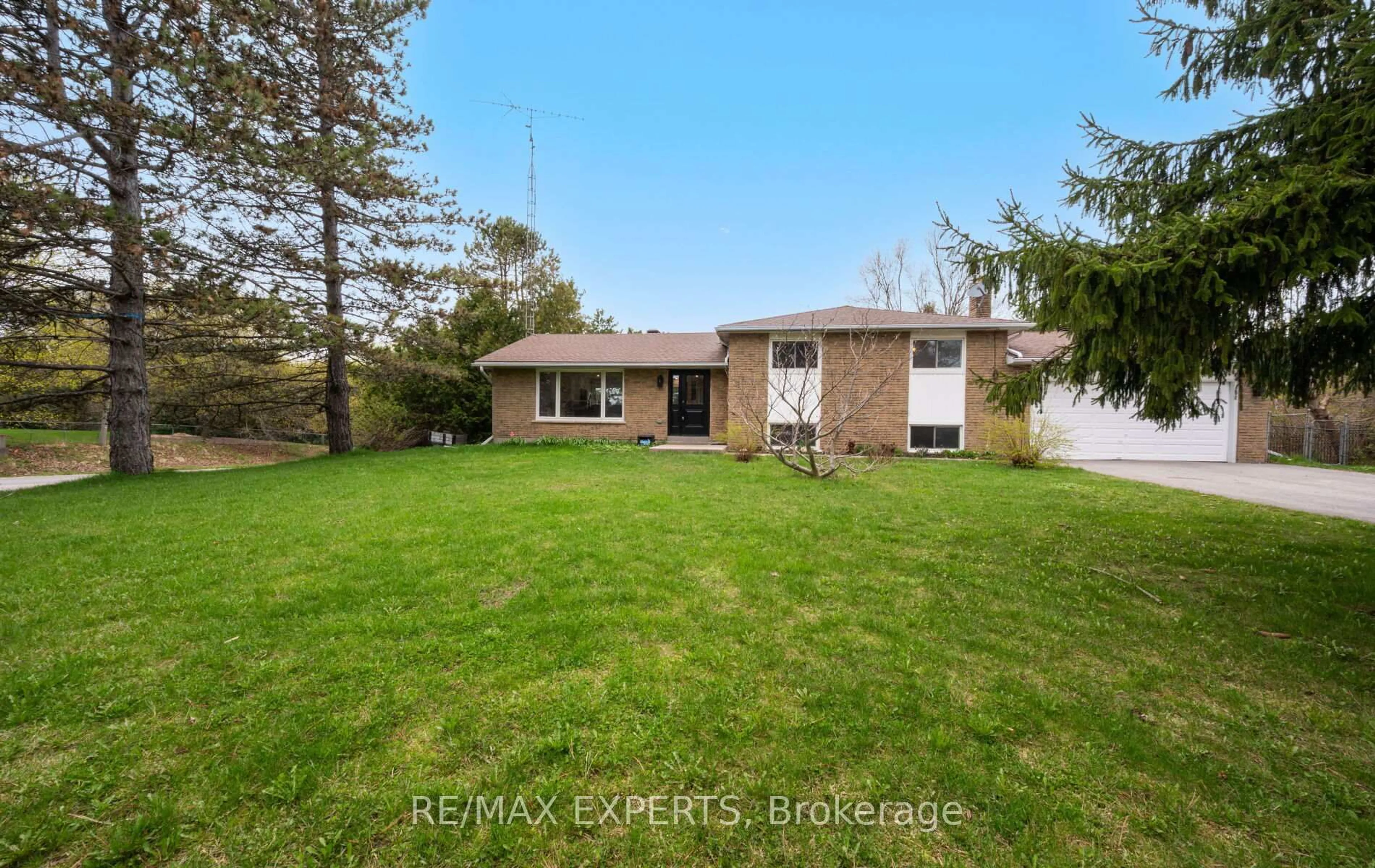 A pic from outside/outdoor area/front of a property/back of a property/a pic from drone, street for 12 Simon Dr, Adjala-Tosorontio Ontario L0G 1L0