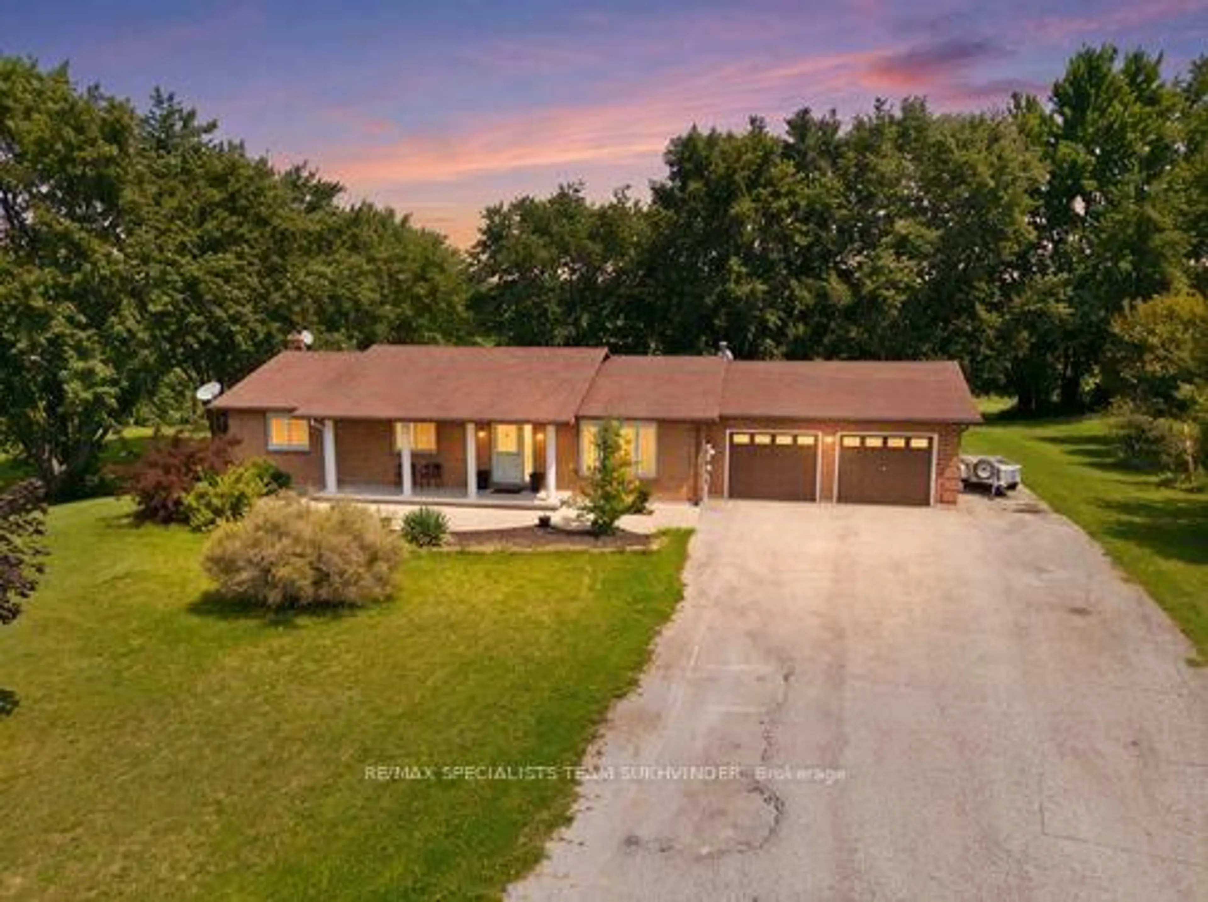 A pic from outside/outdoor area/front of a property/back of a property/a pic from drone, unknown for 17435 8th Concession Rd, King Ontario L0G 1T0