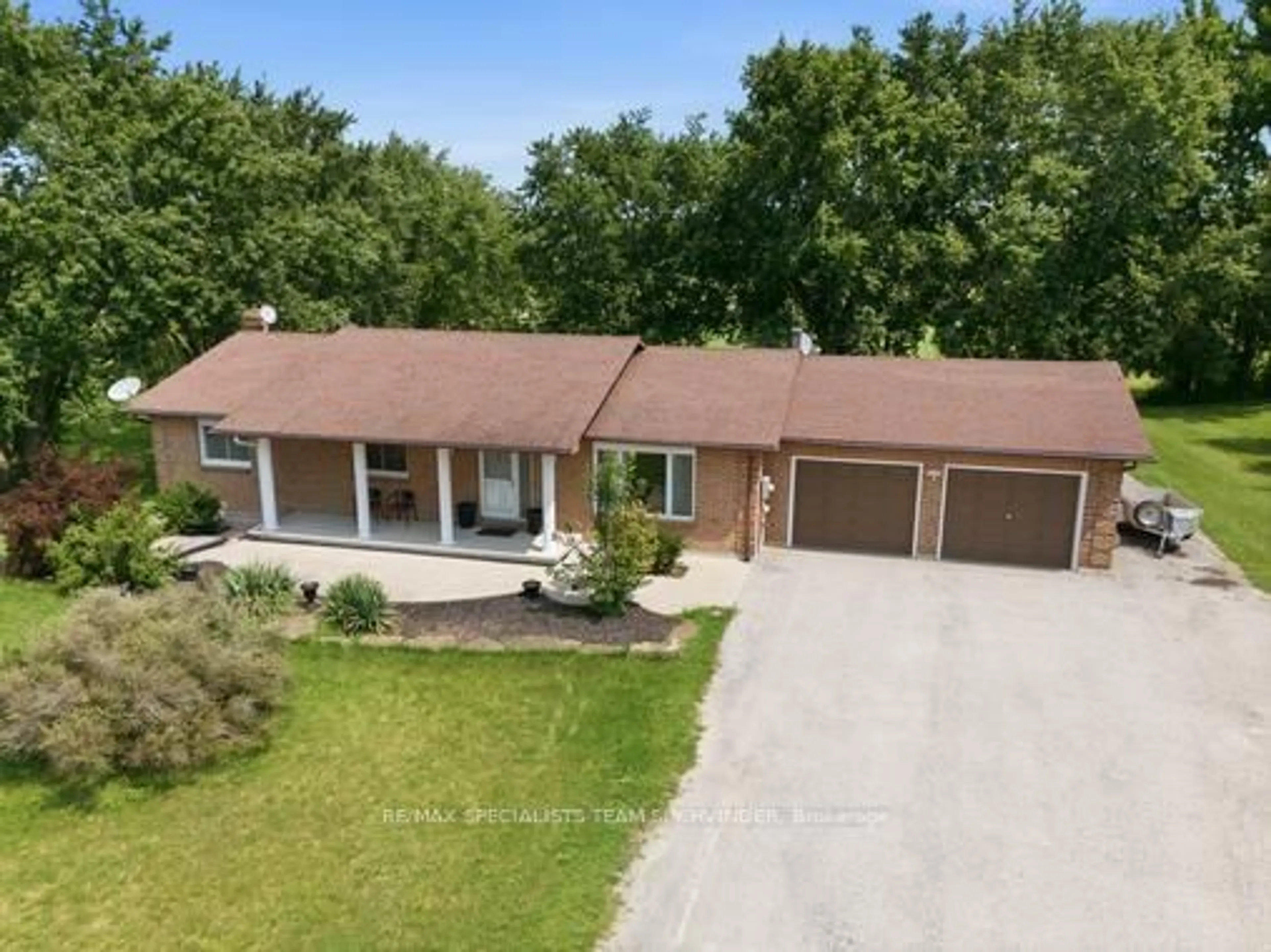 A pic from outside/outdoor area/front of a property/back of a property/a pic from drone, street for 17435 8th Concession Rd, King Ontario L0G 1T0