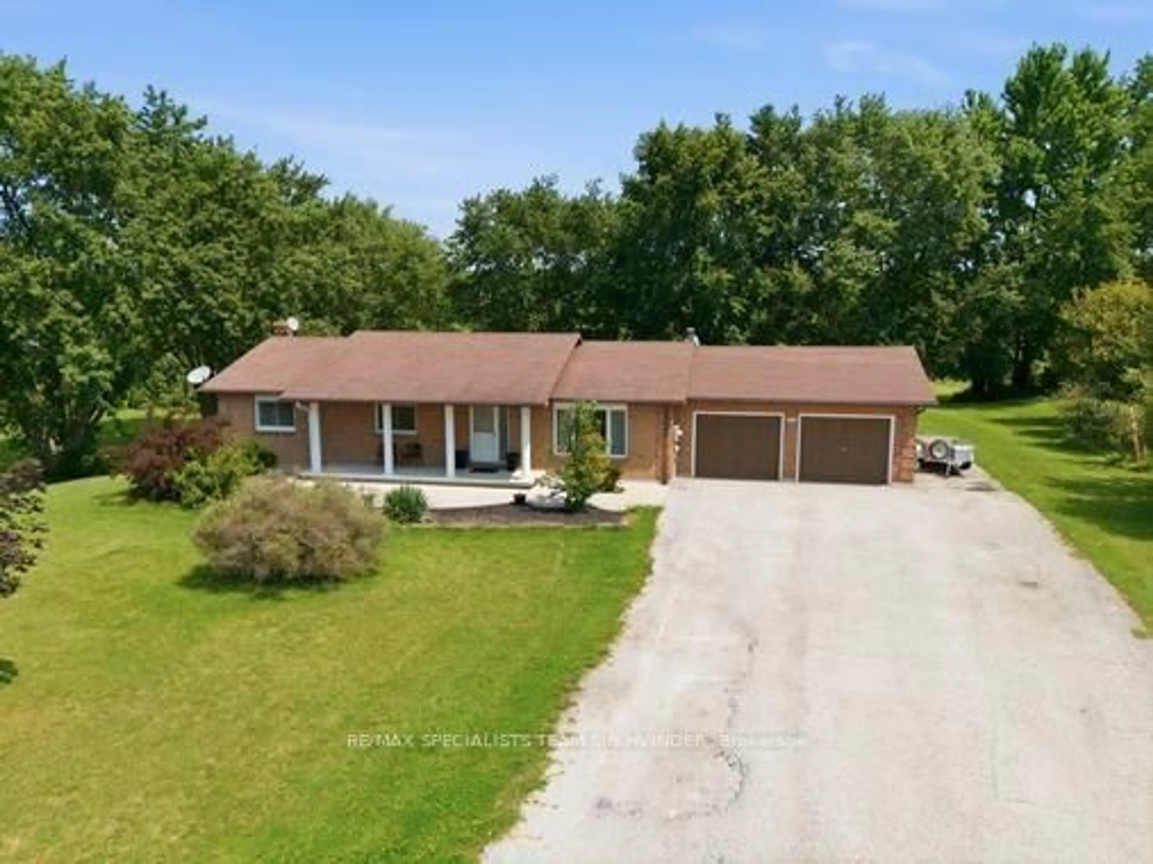 A pic from outside/outdoor area/front of a property/back of a property/a pic from drone, unknown for 17435 8th Concession Rd, King Ontario L0G 1T0