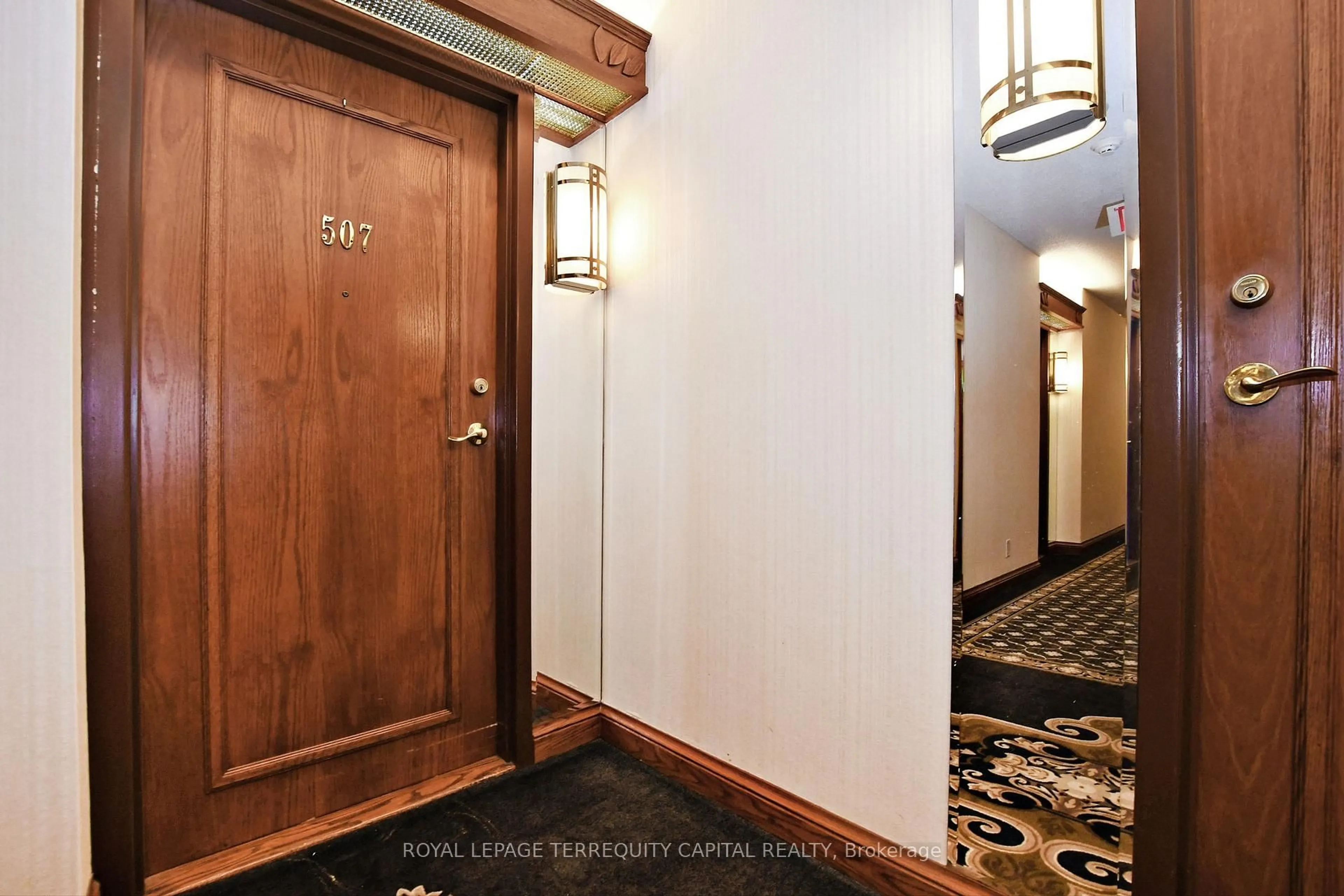 Indoor foyer for 745 New Westminster Dr #507, Vaughan Ontario L4J 7X3