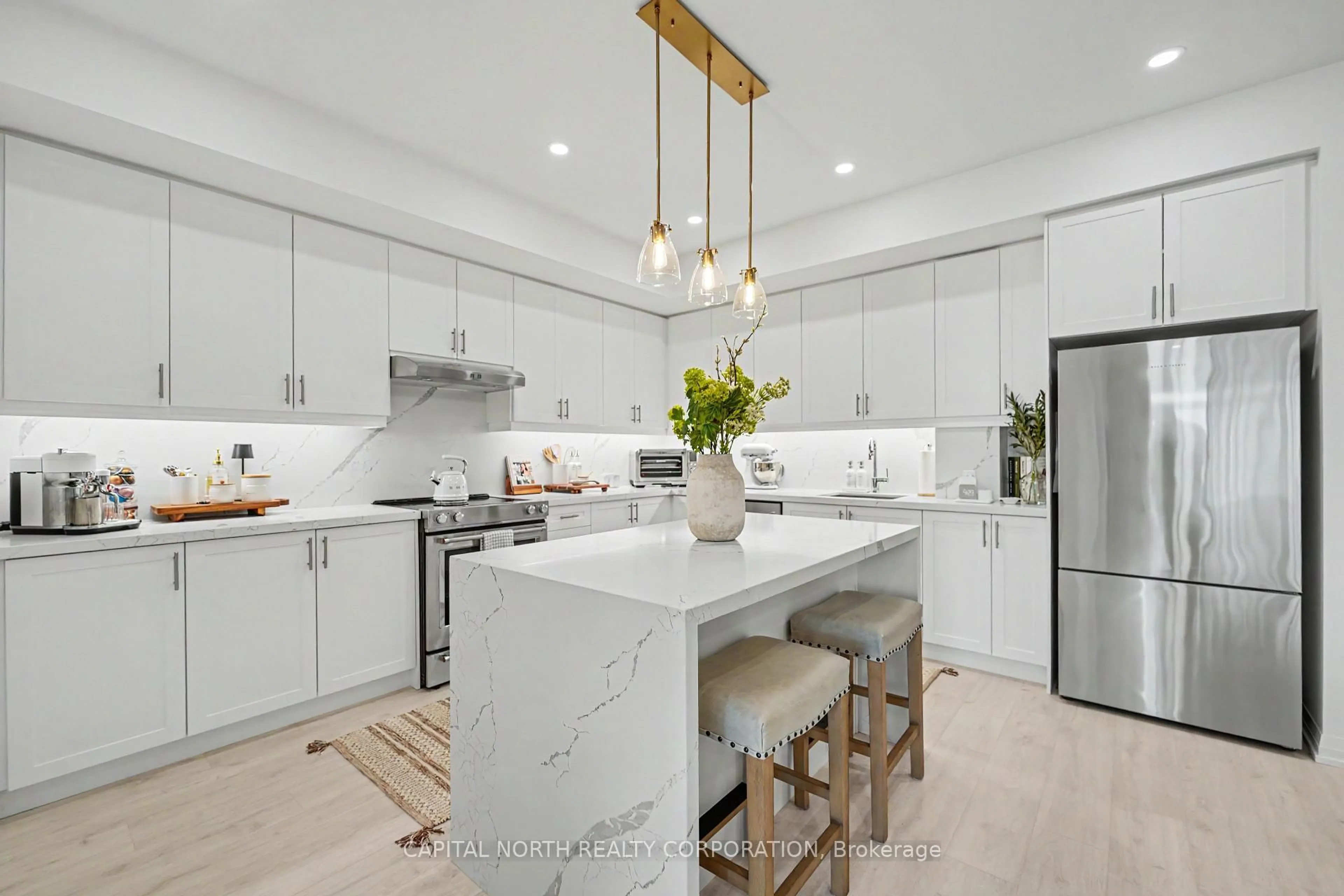 Open concept kitchen, ceramic/tile floor for 9000 Jane St #703, Vaughan Ontario L4K 0M6