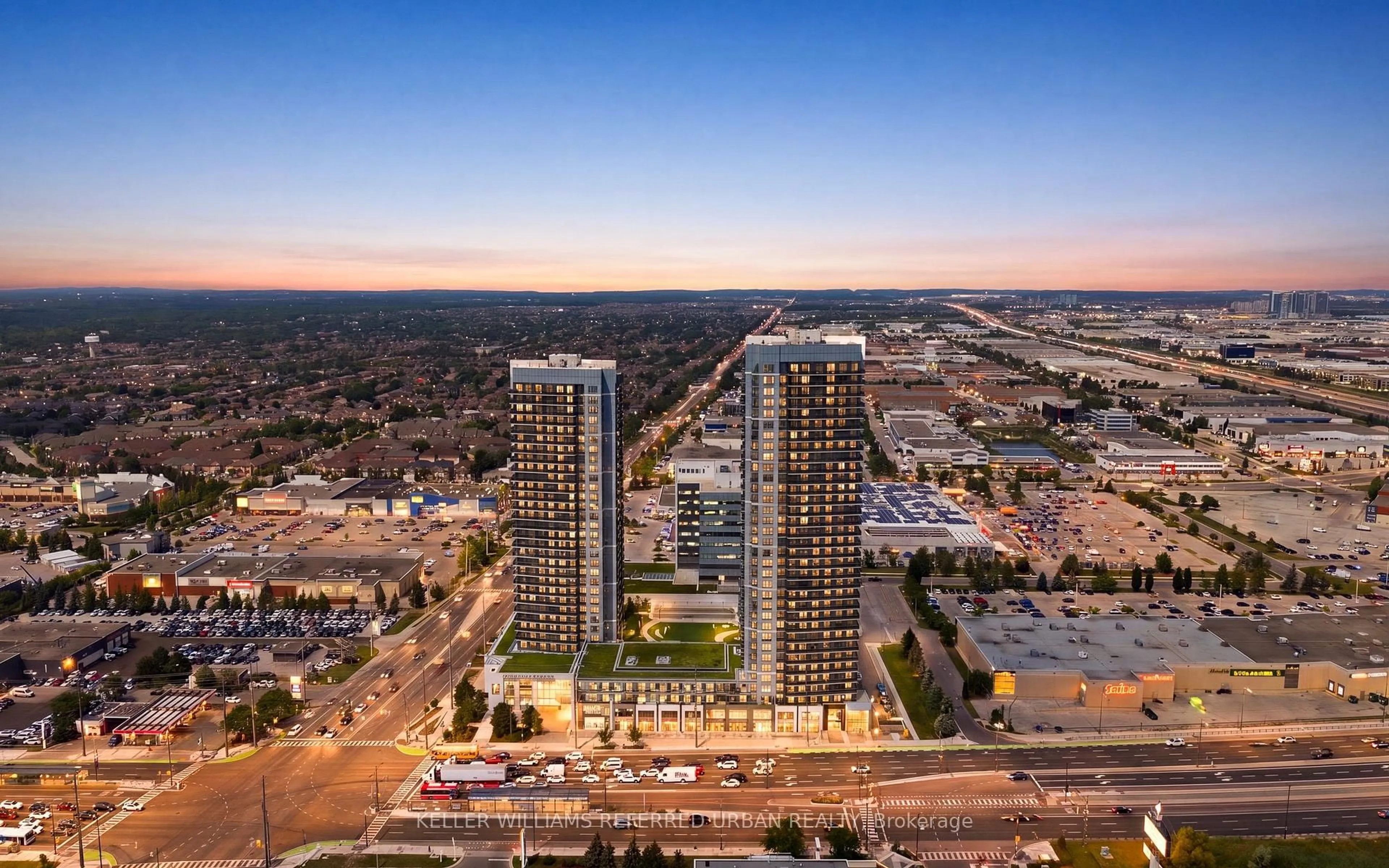 A pic from outside/outdoor area/front of a property/back of a property/a pic from drone, city buildings view from balcony for 3600 Highway 7 #39, Vaughan Ontario L4L 0G7