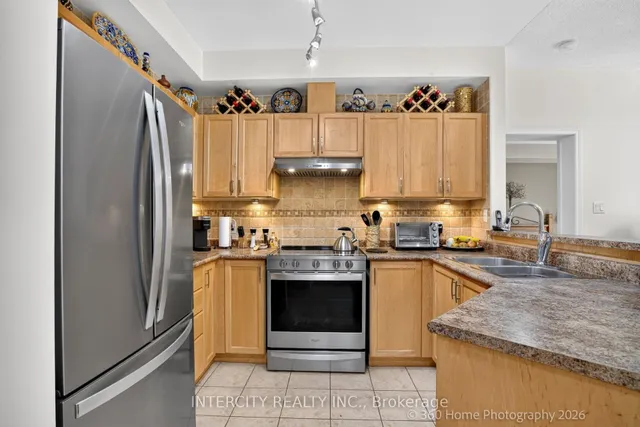245 Pine Grove Rd #304, Vaughan 5