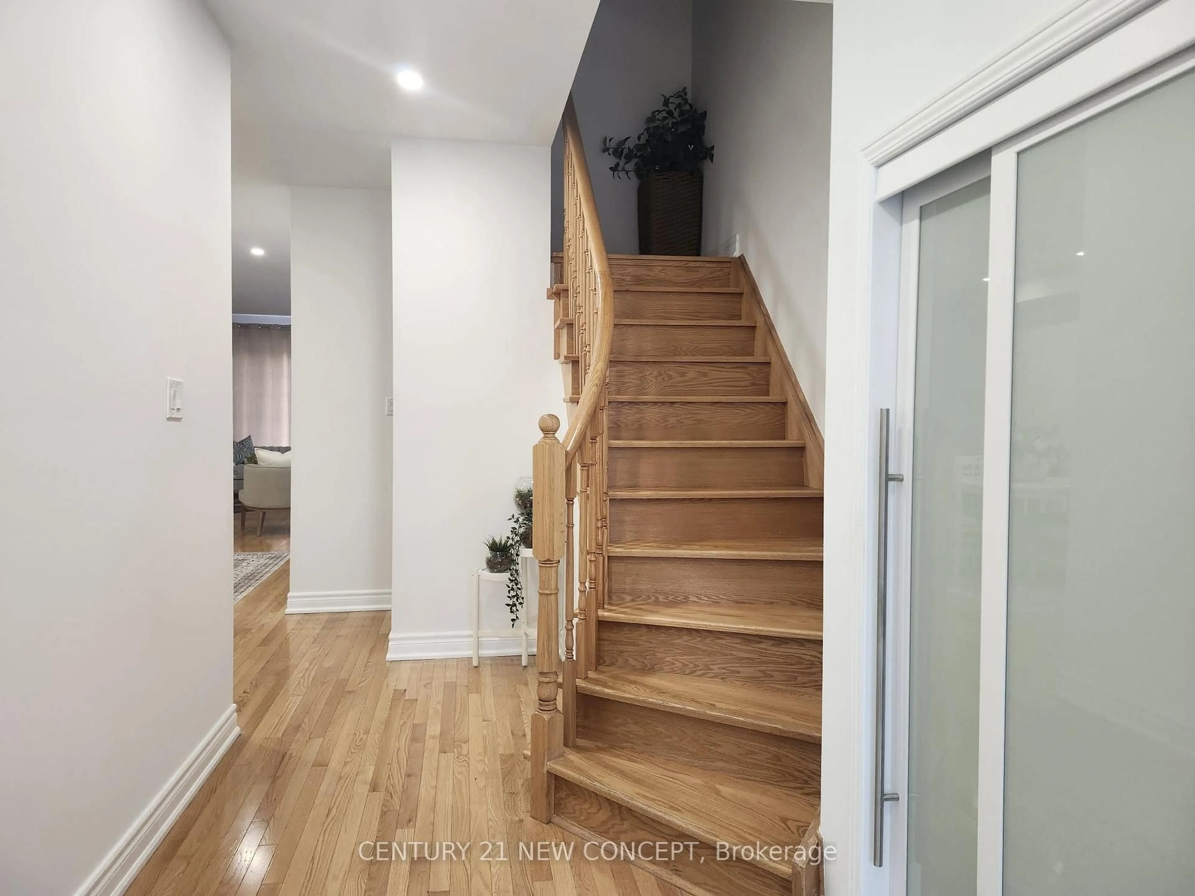 Unknown for 101 Big Hill Cres, Vaughan Ontario L6A 4K7