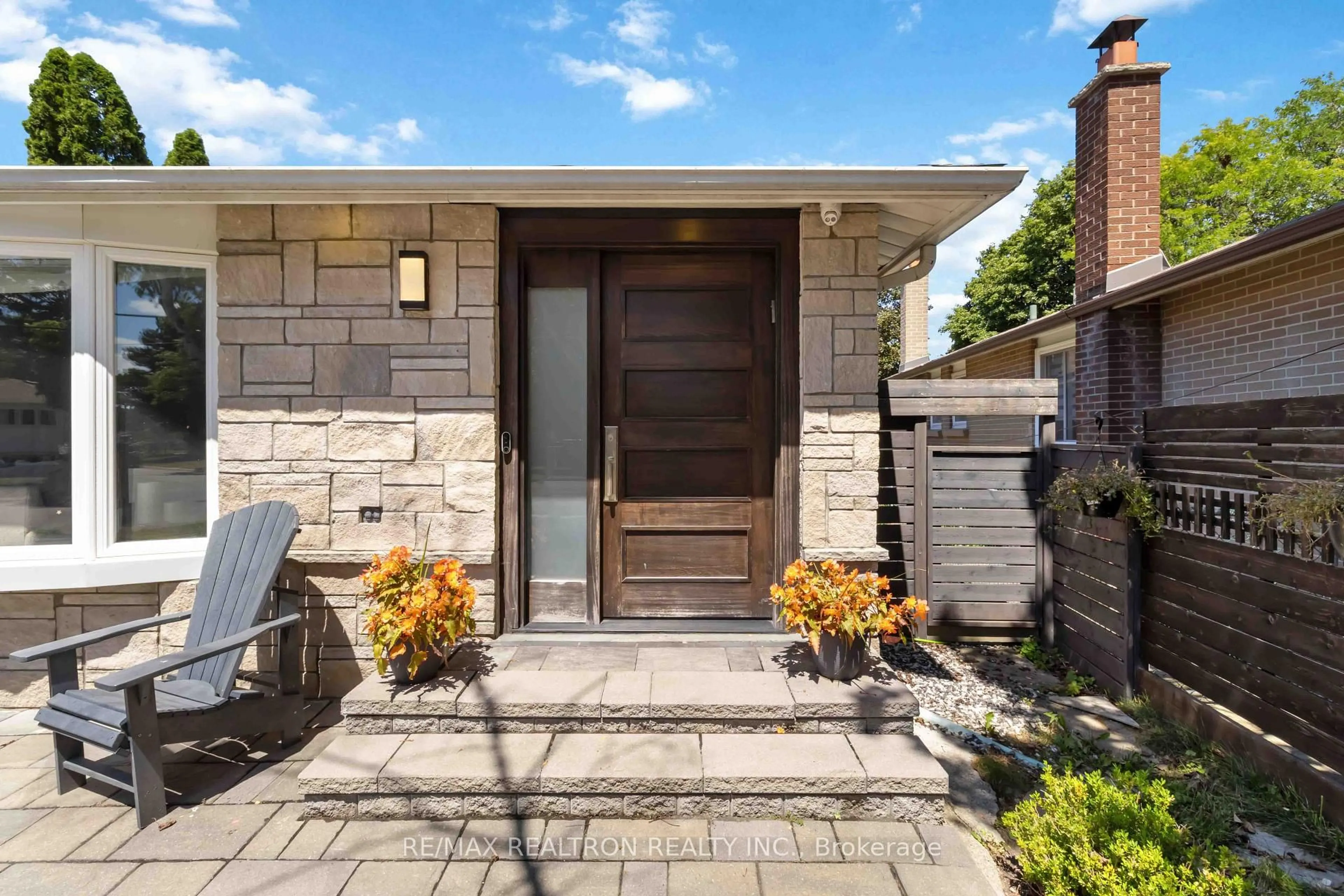 Home with brick exterior material, street for 219 Bay Thorn Dr, Markham Ontario L3T 3V6