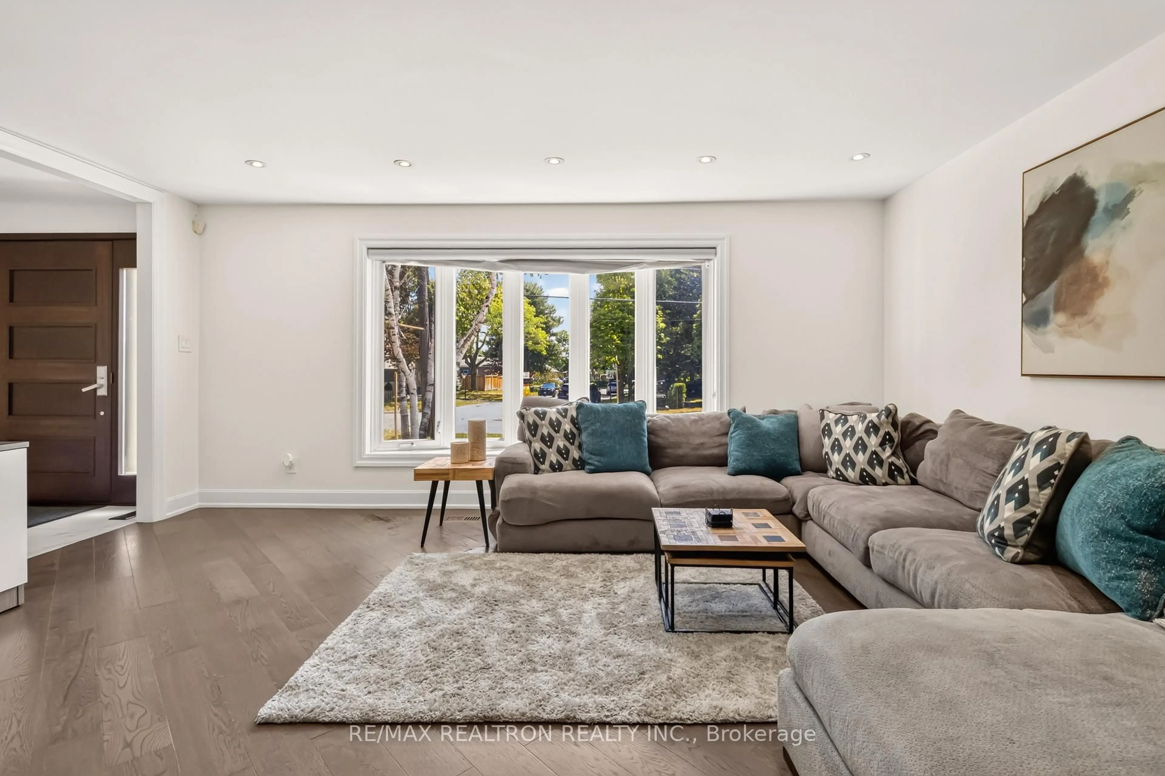 Living room with furniture, unknown for 219 Bay Thorn Dr, Markham Ontario L3T 3V6