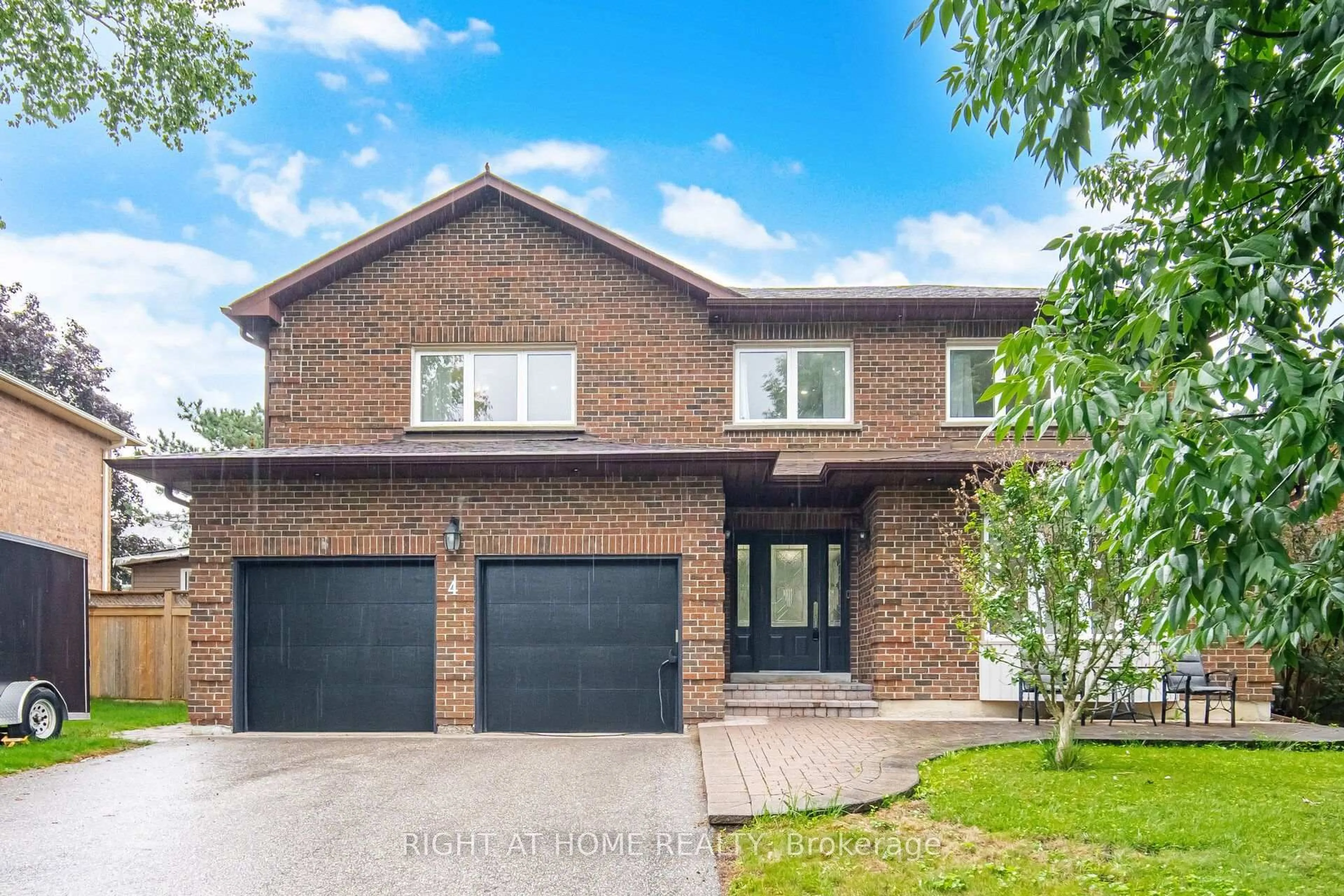 Home with brick exterior material, street for 4 Simmons Cres, Aurora Ontario L4G 6B4