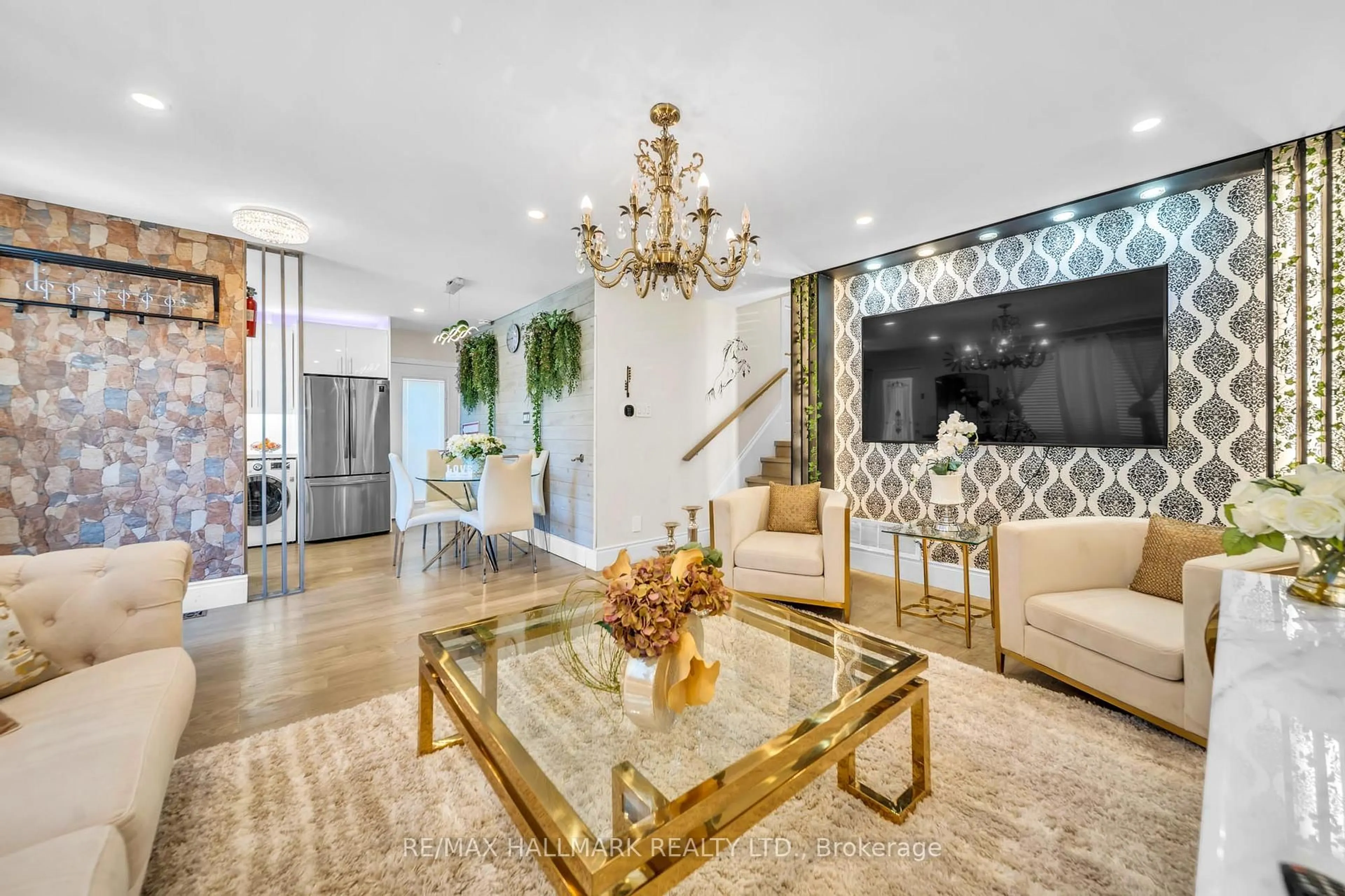 Indoor foyer for 268 Pasadena Dr, Georgina Ontario L4P 2Y9