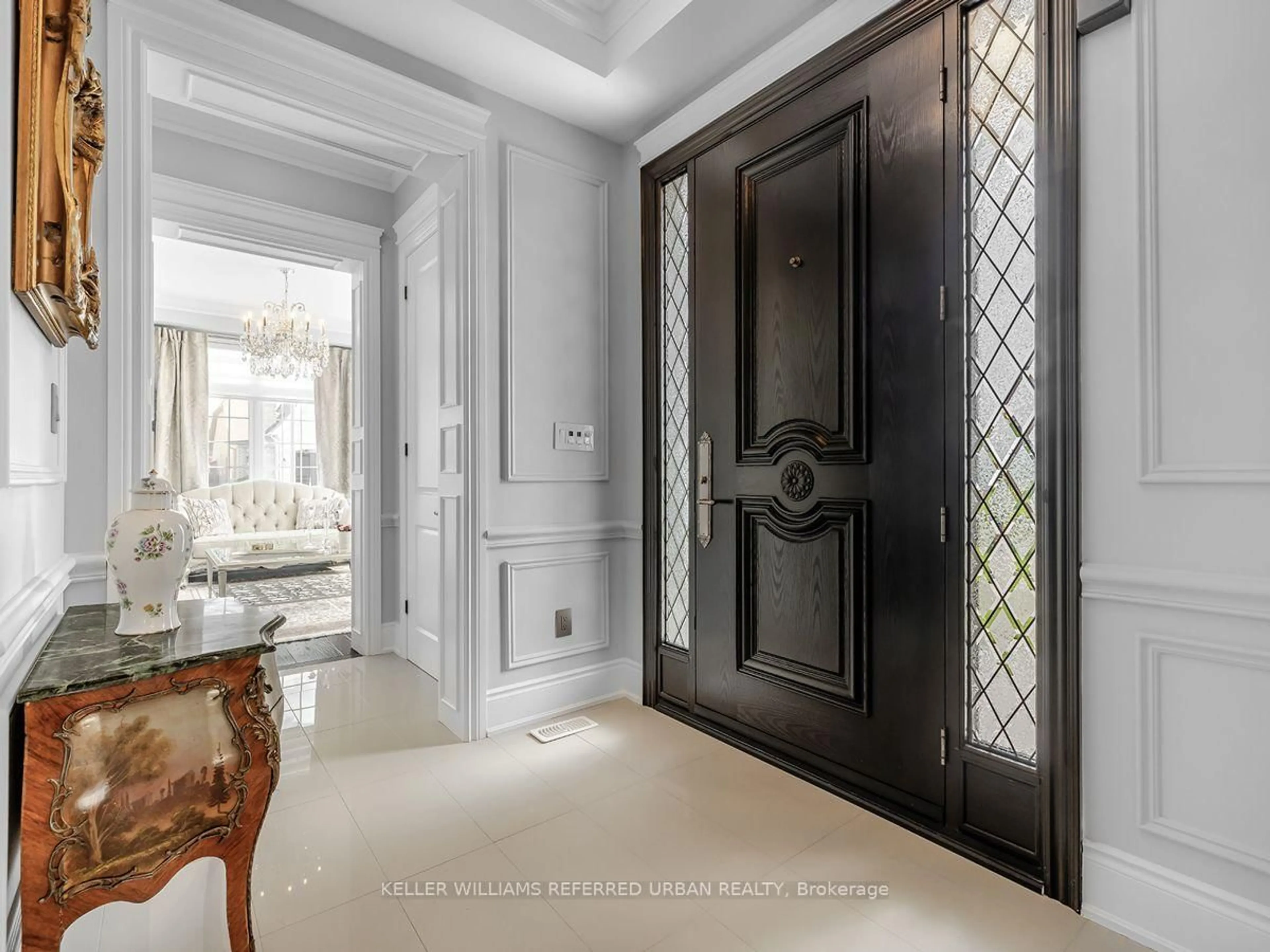 Indoor entryway for 6 Nicort Rd, King Ontario L7B 1L4