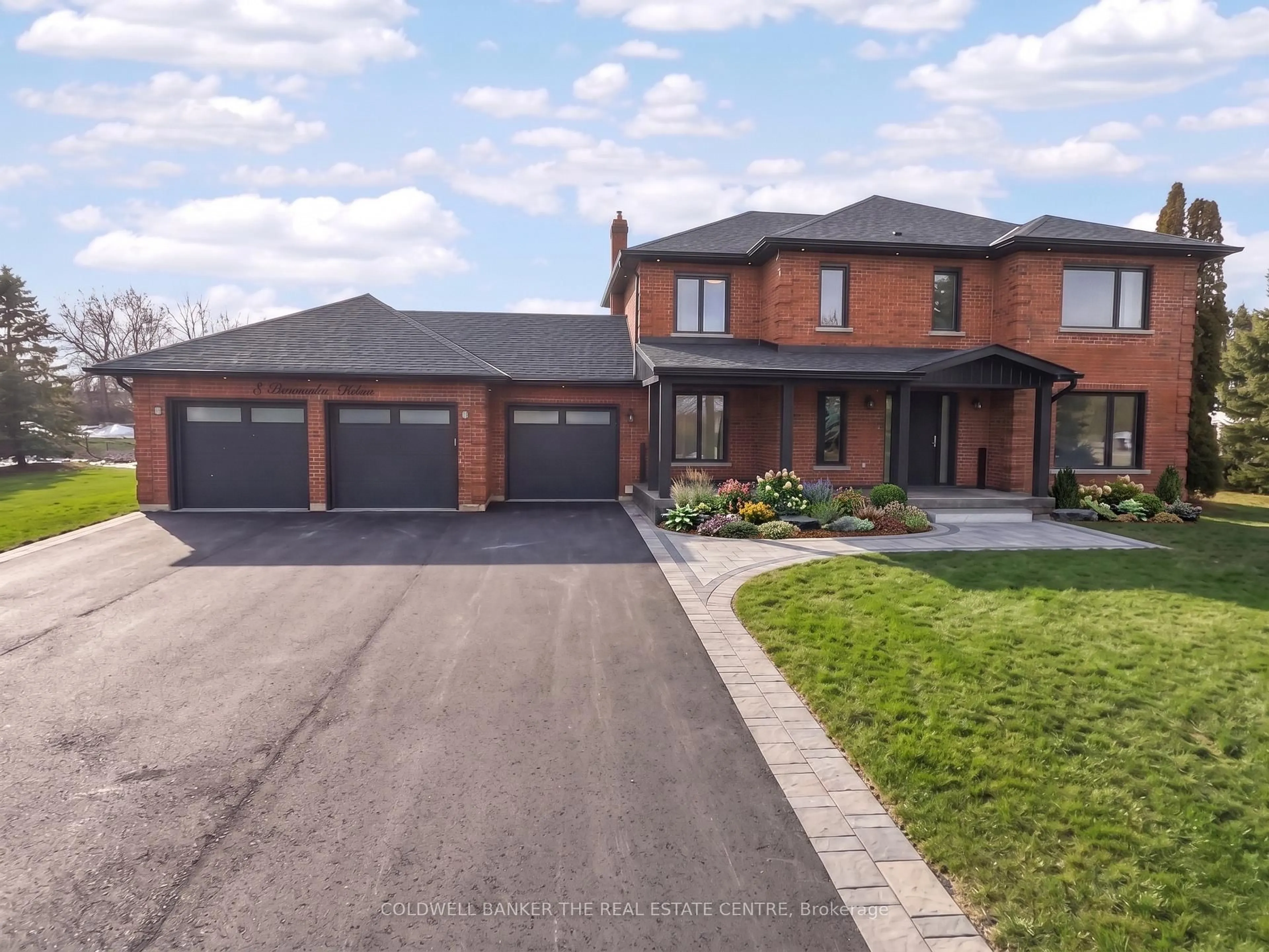 Home with brick exterior material, street for 8 Brownlee Dr, Bradford West Gwillimbury Ontario L3Z 2A4