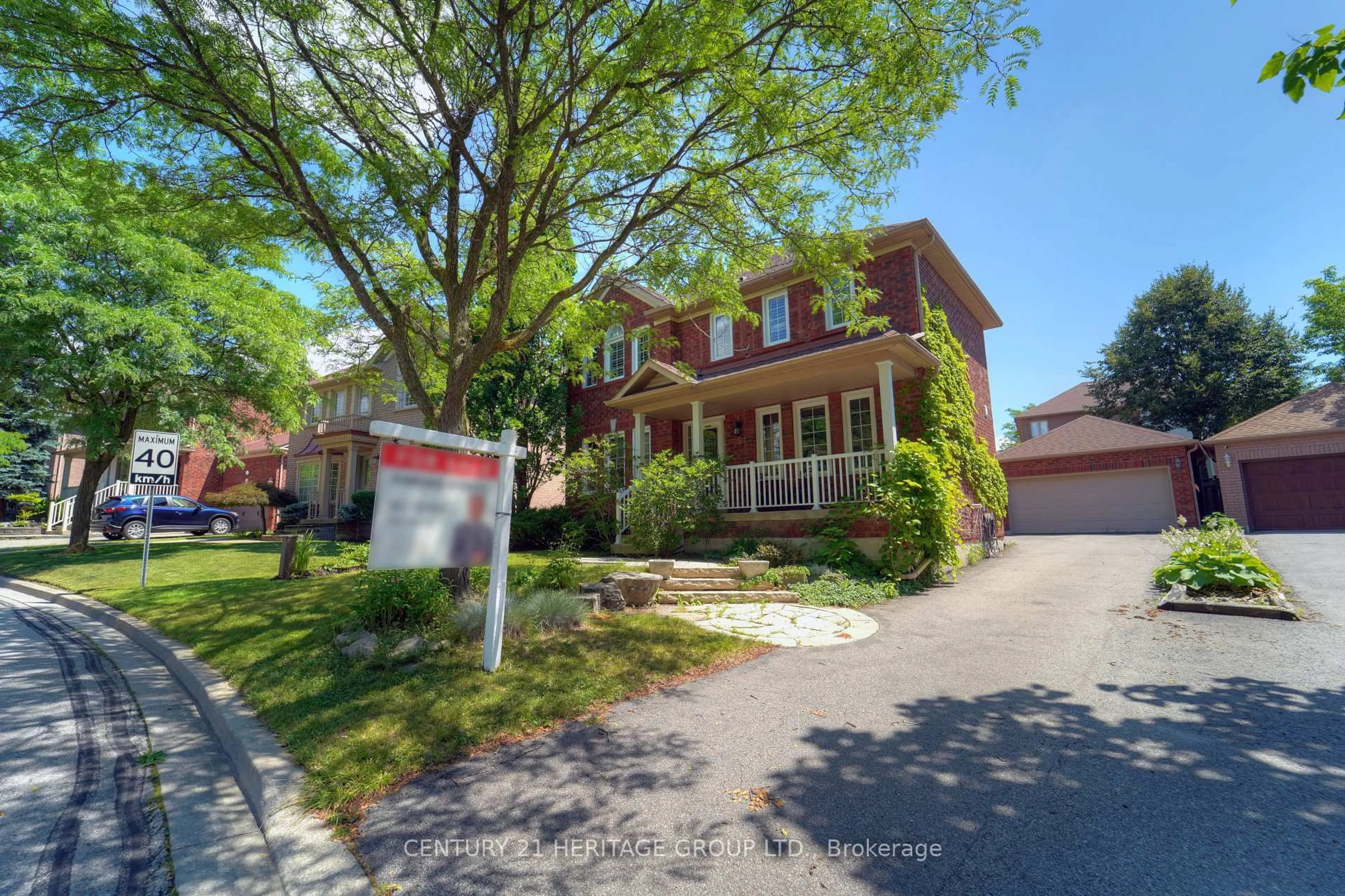 Home with brick exterior material, street for 3 Primrose Path Cres, Markham Ontario L3S 4B1