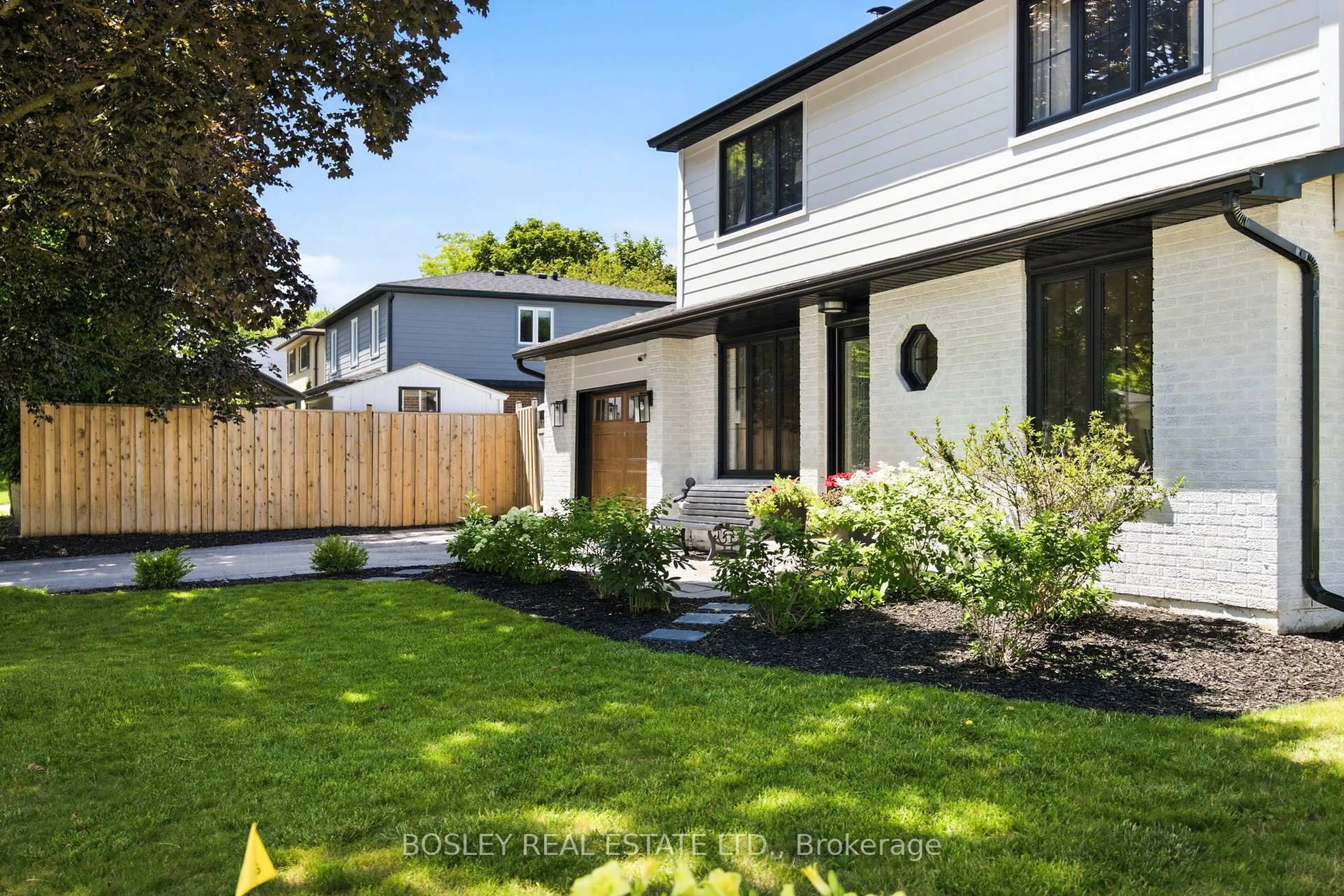 Home with brick exterior material, street for 440 Sandford St, Newmarket Ontario L3Y 4S7