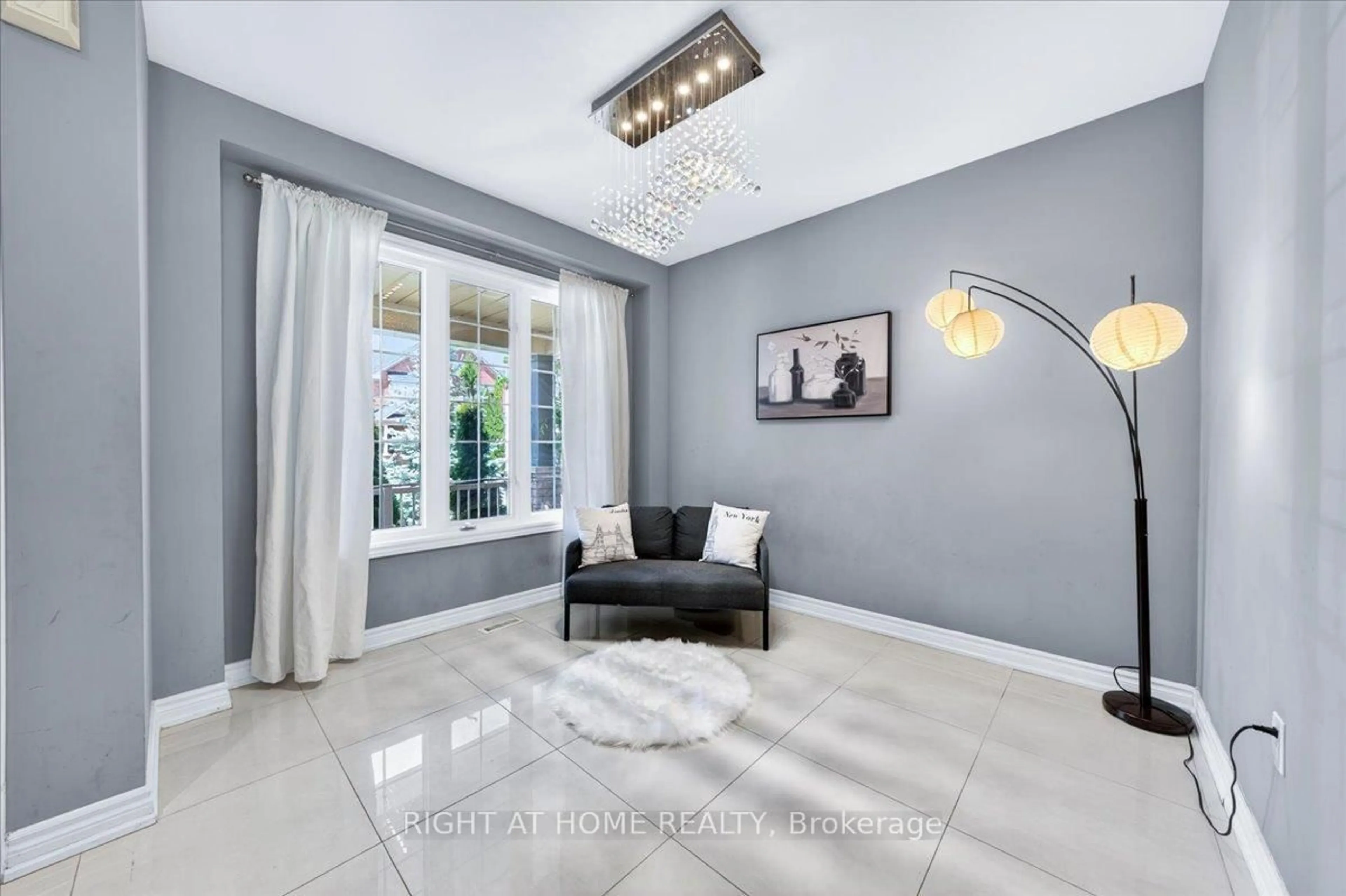 Unknown for 25 Longwood Ave, Richmond Hill Ontario L4E 4A5
