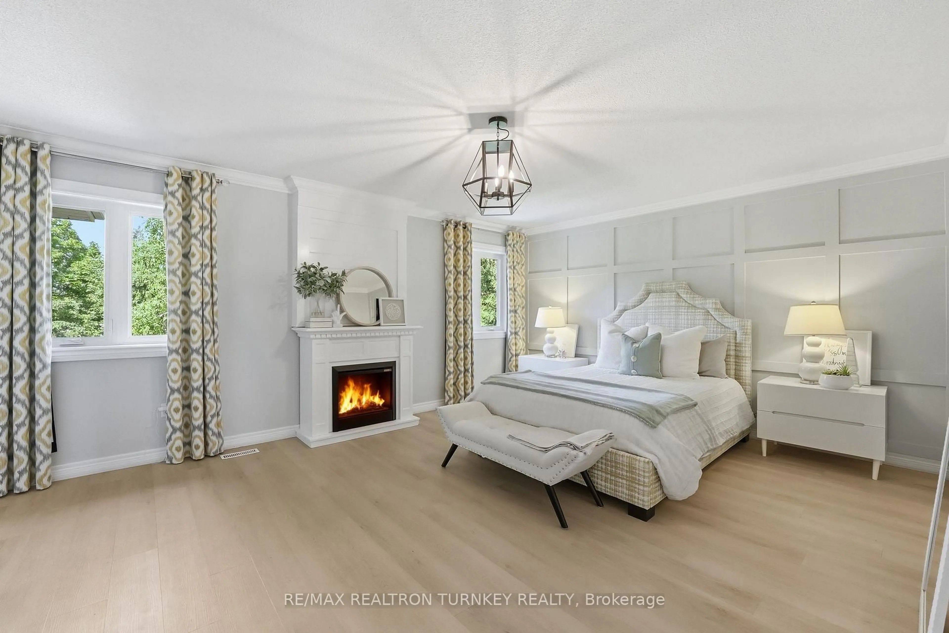 Bedroom with bed, unknown for 818 Exceller Circ, Newmarket Ontario L3X 1P6