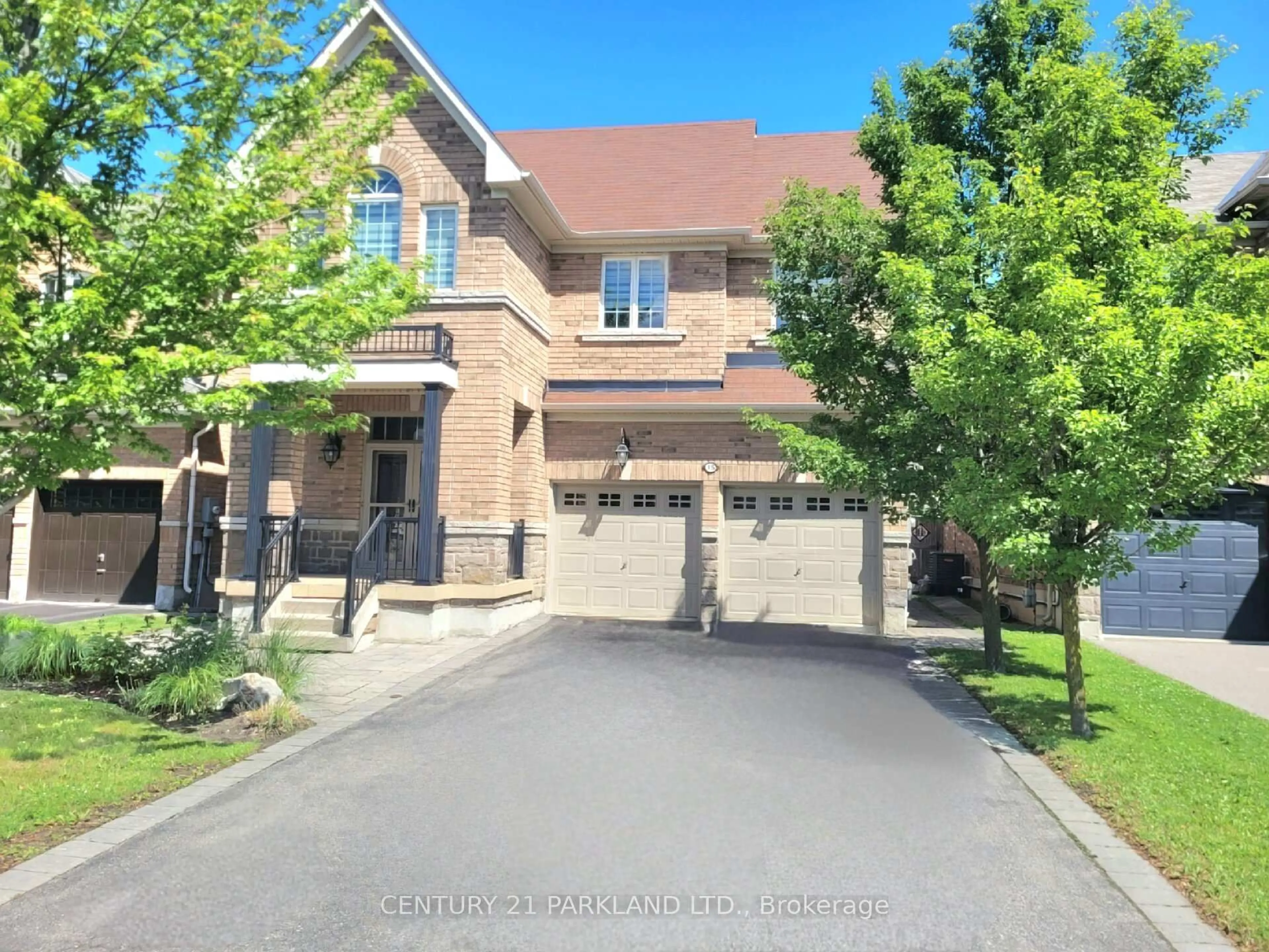 A pic from outside/outdoor area/front of a property/back of a property/a pic from drone, street for 15 Jonas Millway, Whitchurch-Stouffville Ontario L4A 0M4