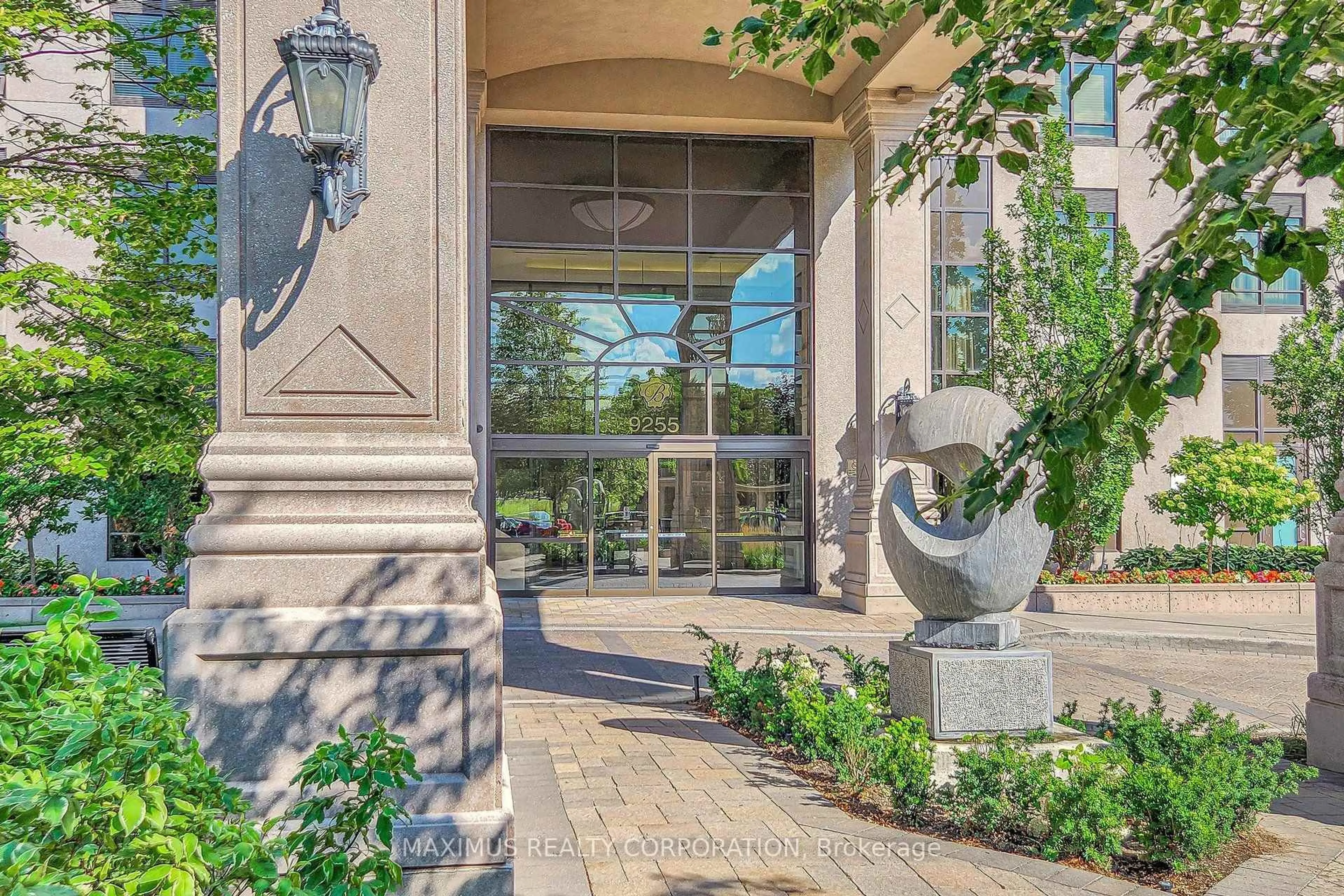 Indoor foyer for 9255 Jane St #1408, Vaughan Ontario L6A 0K1
