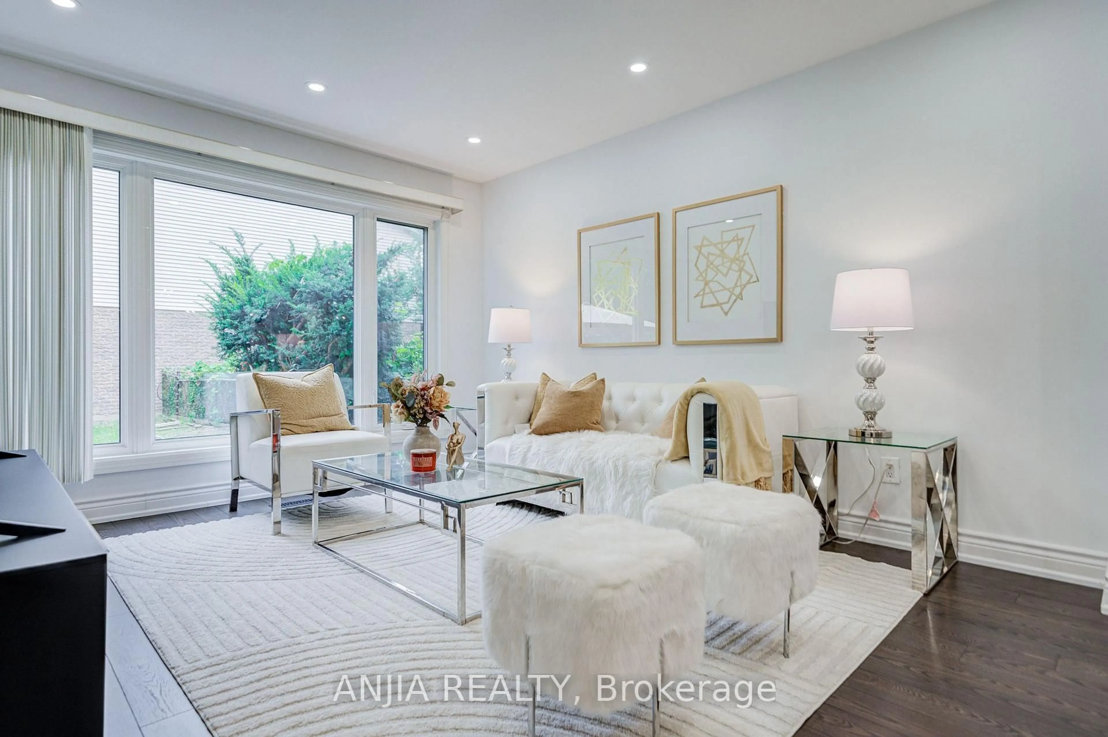 Living room with furniture, unknown for 369 Mullen Dr, Vaughan Ontario L4J 2T8