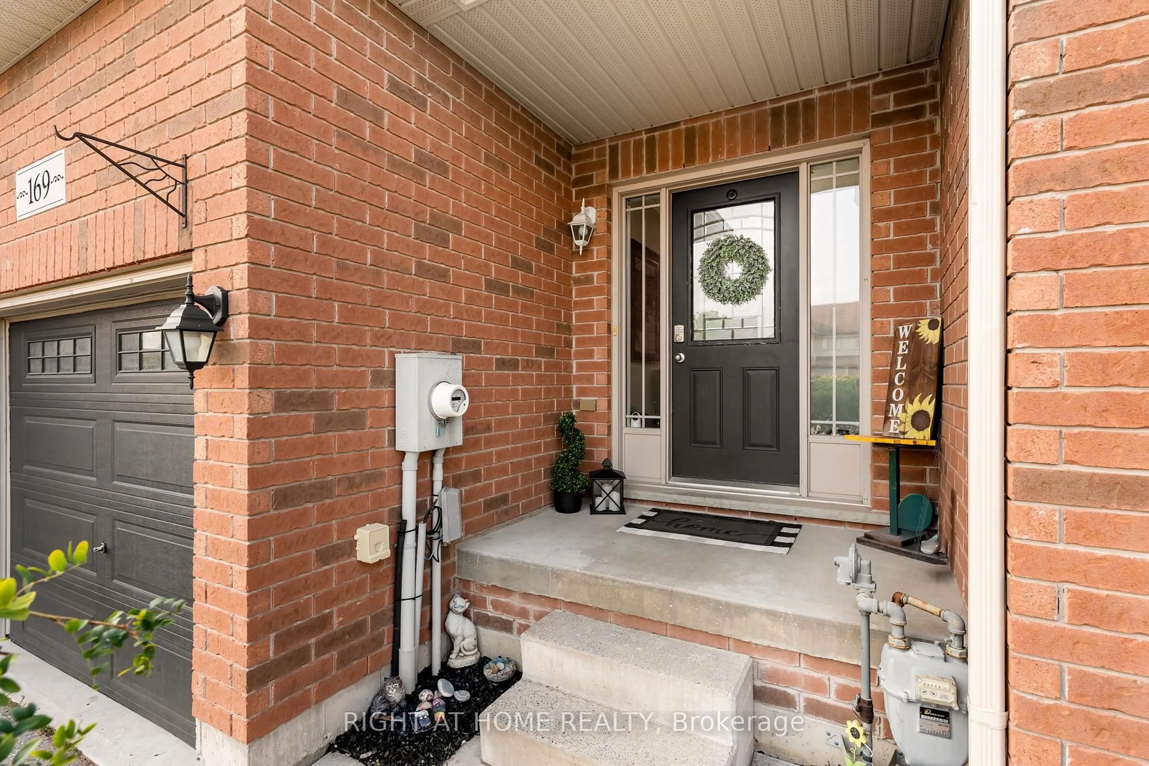 Home with brick exterior material, street for 169 Banting Cres, Essa Ontario L3W 0P3