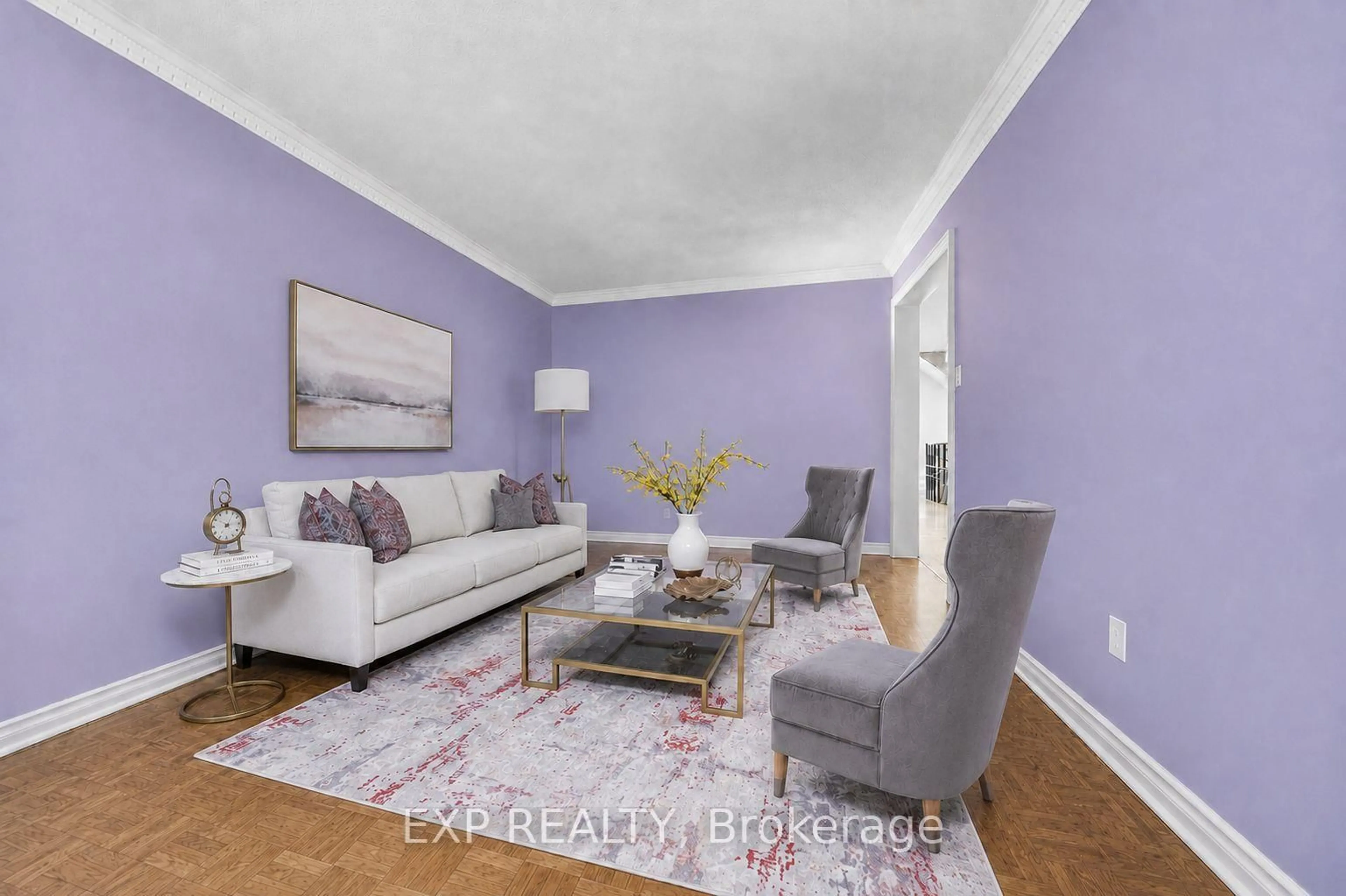Living room with furniture, unknown for 19 Springbrook Dr, Richmond Hill Ontario L4B 3R9