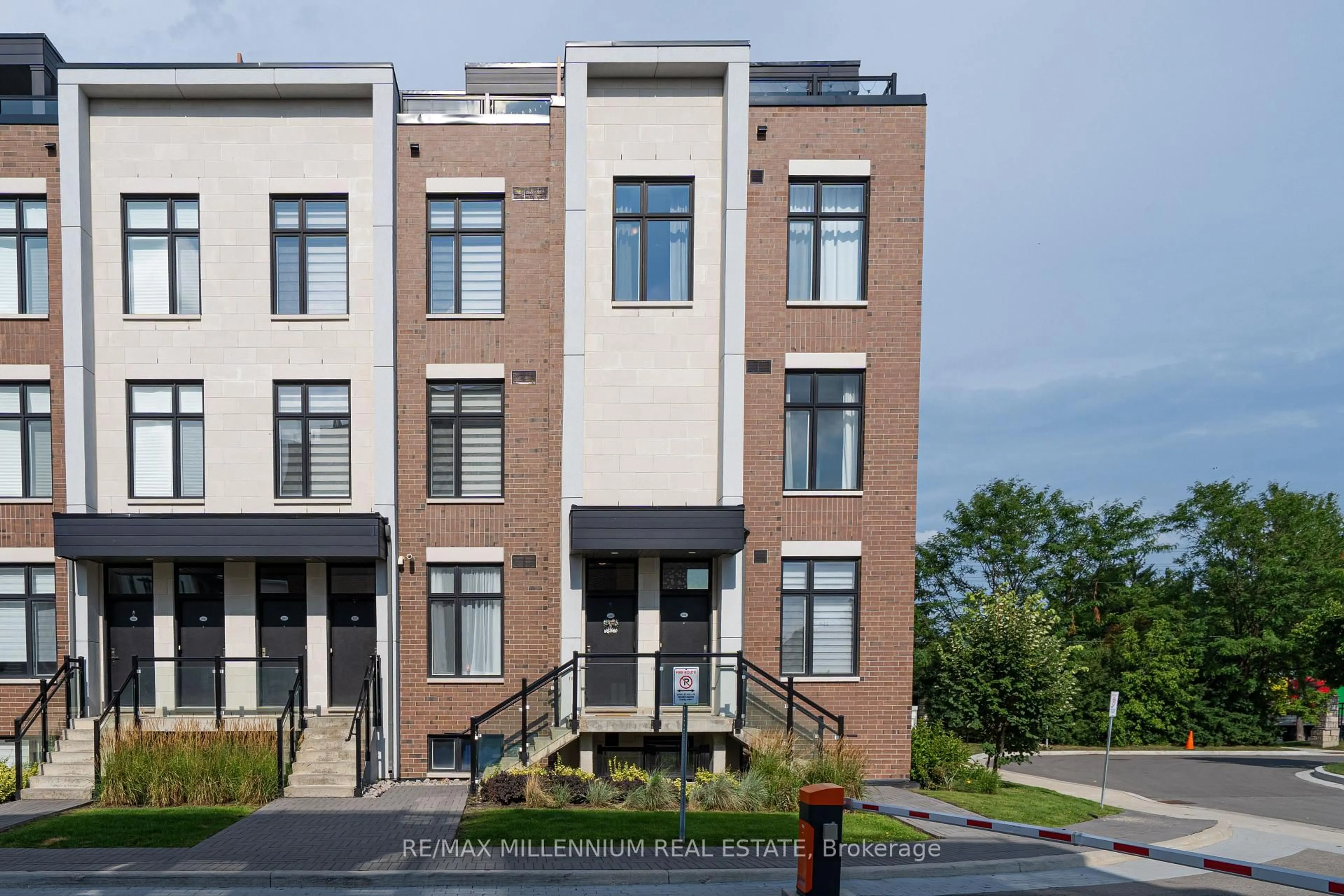 Home with brick exterior material, street for 9560 Islington Ave #U208, Vaughan Ontario L4H 4Z5