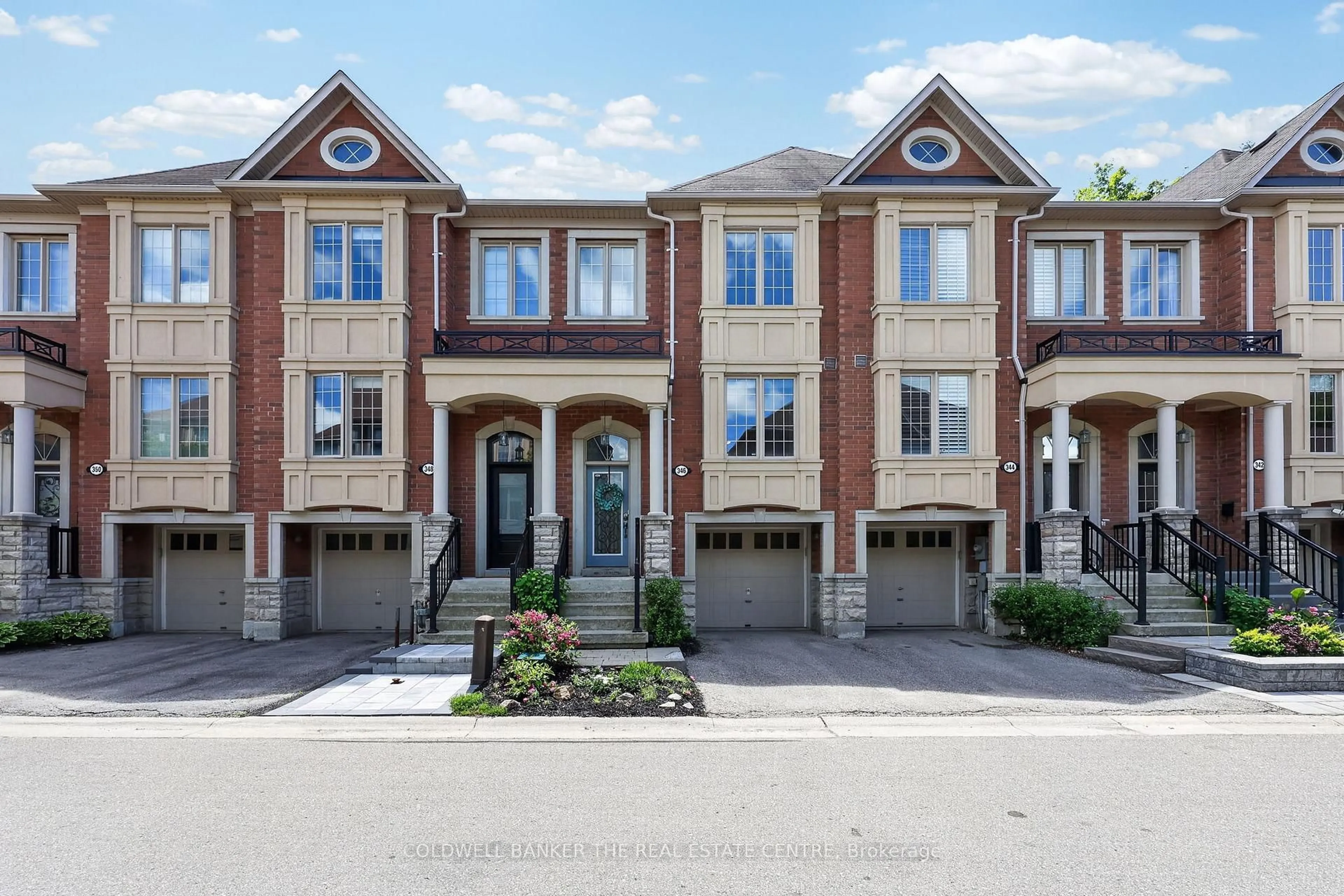 Home with brick exterior material, street for 346 Doak Lane, Newmarket Ontario L3Y 0A7