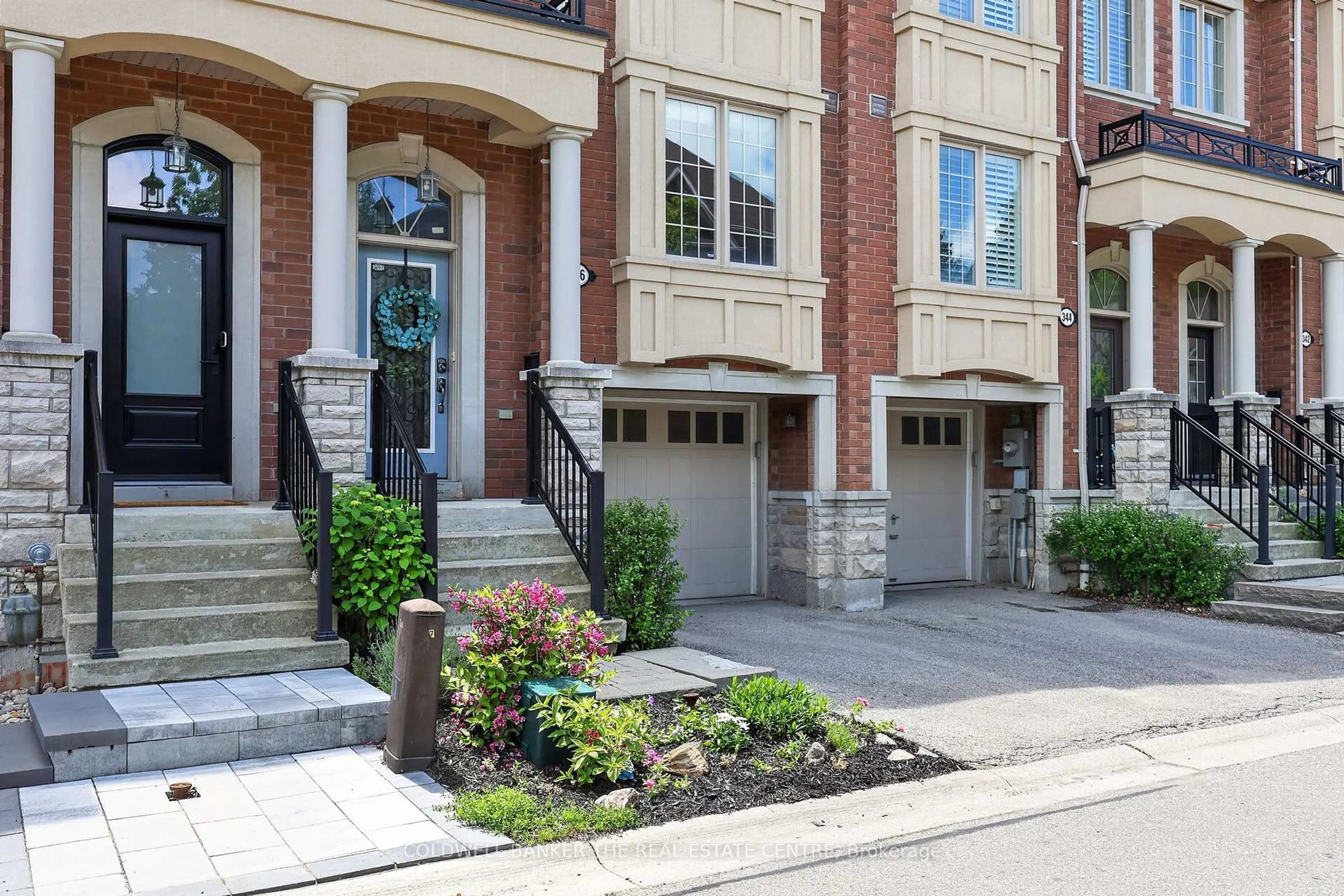 Home with brick exterior material, street for 346 Doak Lane, Newmarket Ontario L3Y 0A7