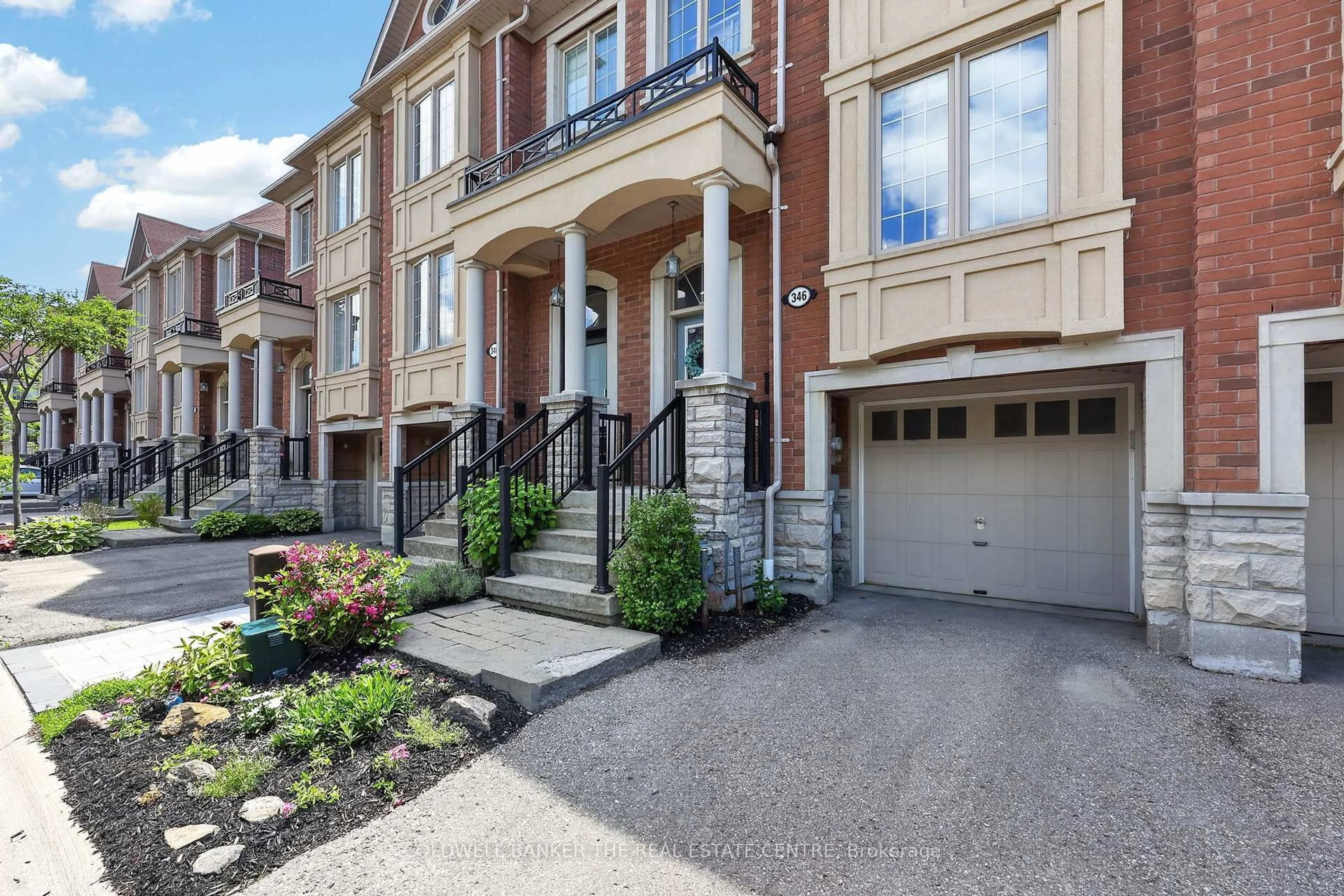 Home with brick exterior material, street for 346 Doak Lane, Newmarket Ontario L3Y 0A7