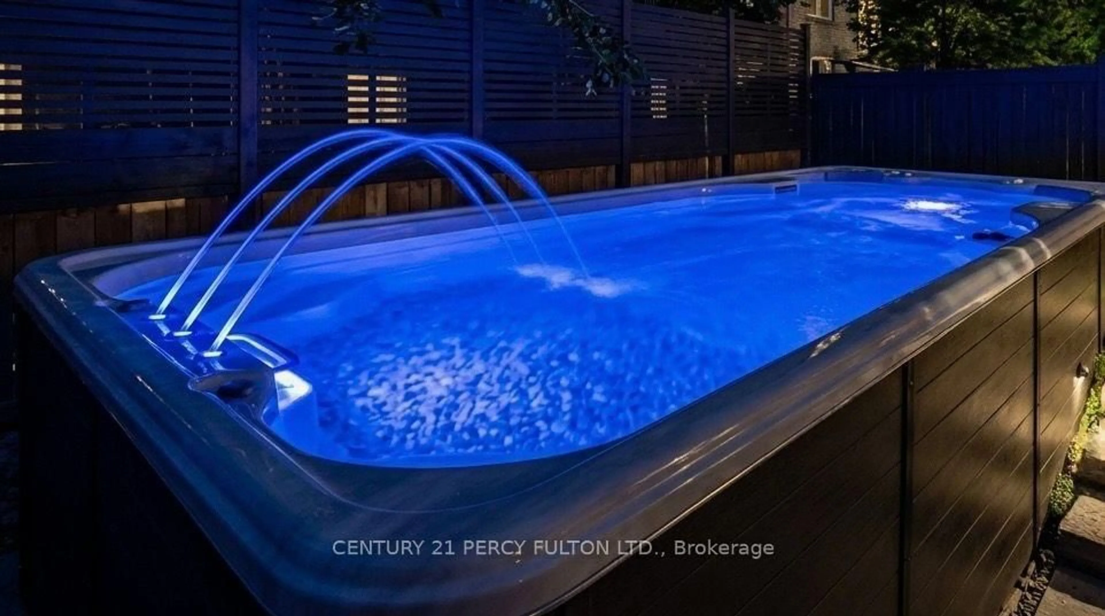 Pool for 137 Blue Willow Dr, Vaughan Ontario L4L 9E9
