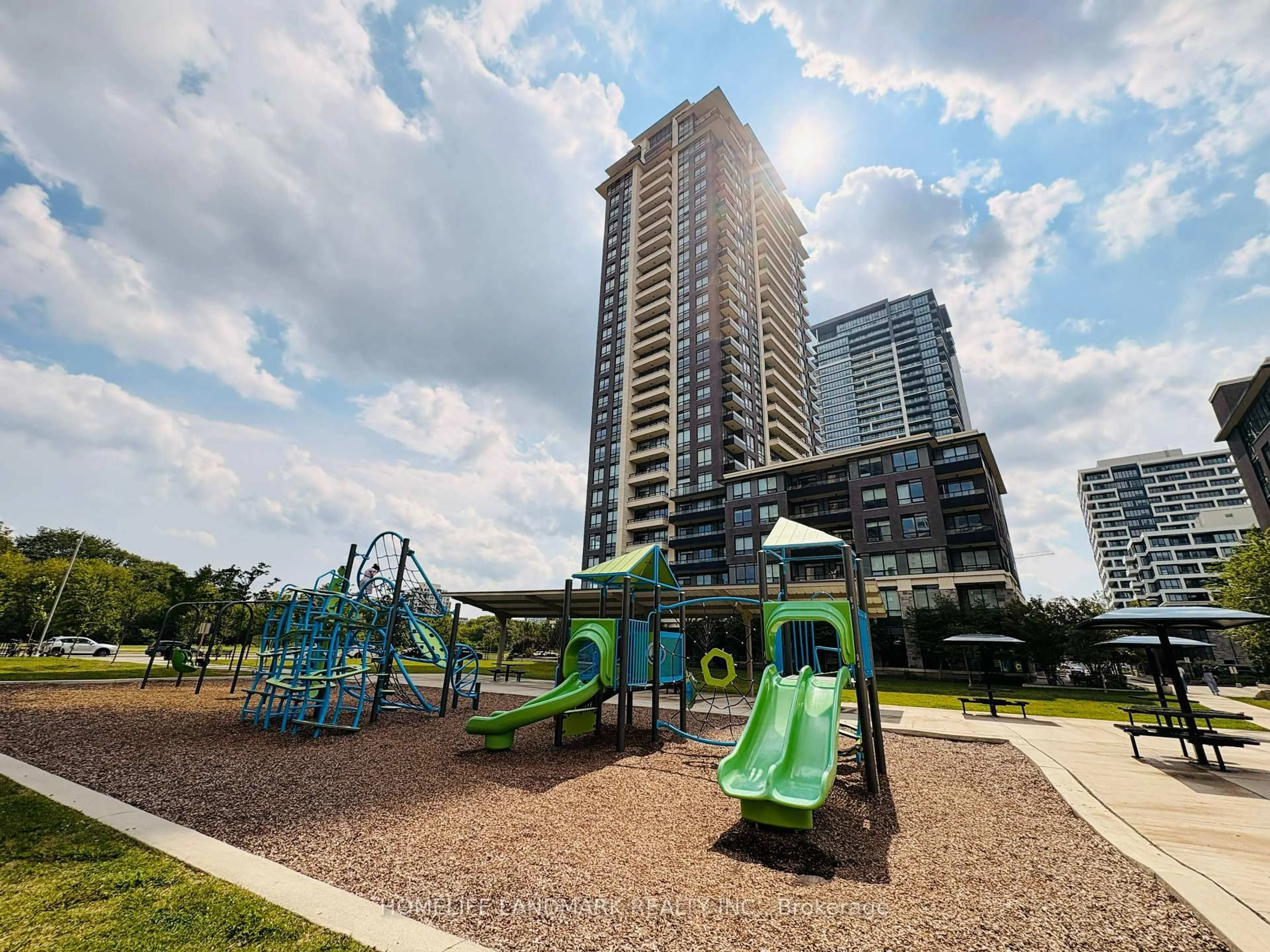 A pic from outside/outdoor area/front of a property/back of a property/a pic from drone, building for 15 Water Walk Dr #1102, Markham Ontario L6G 0G2